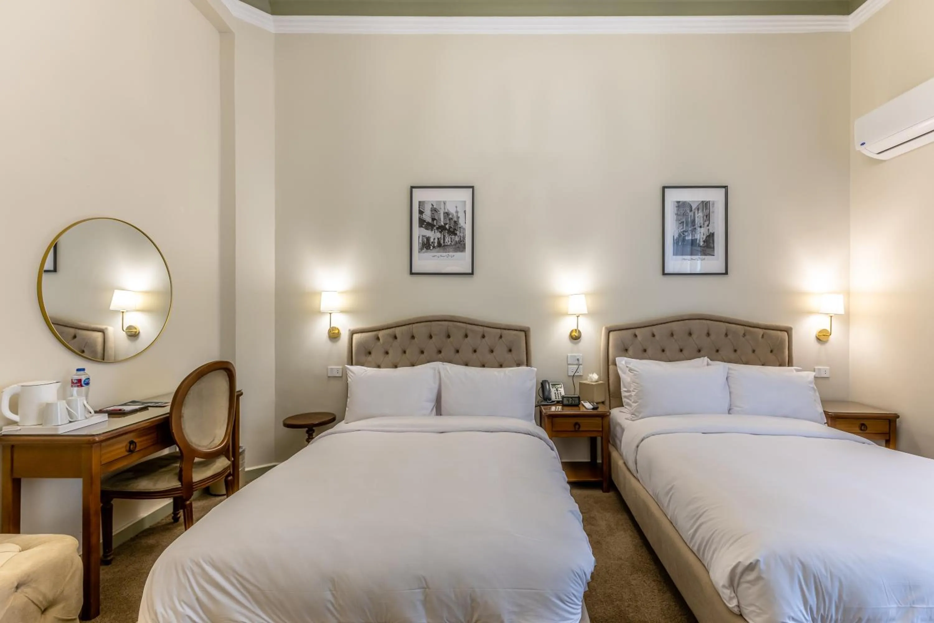Bed in Cairo Inn The Royal