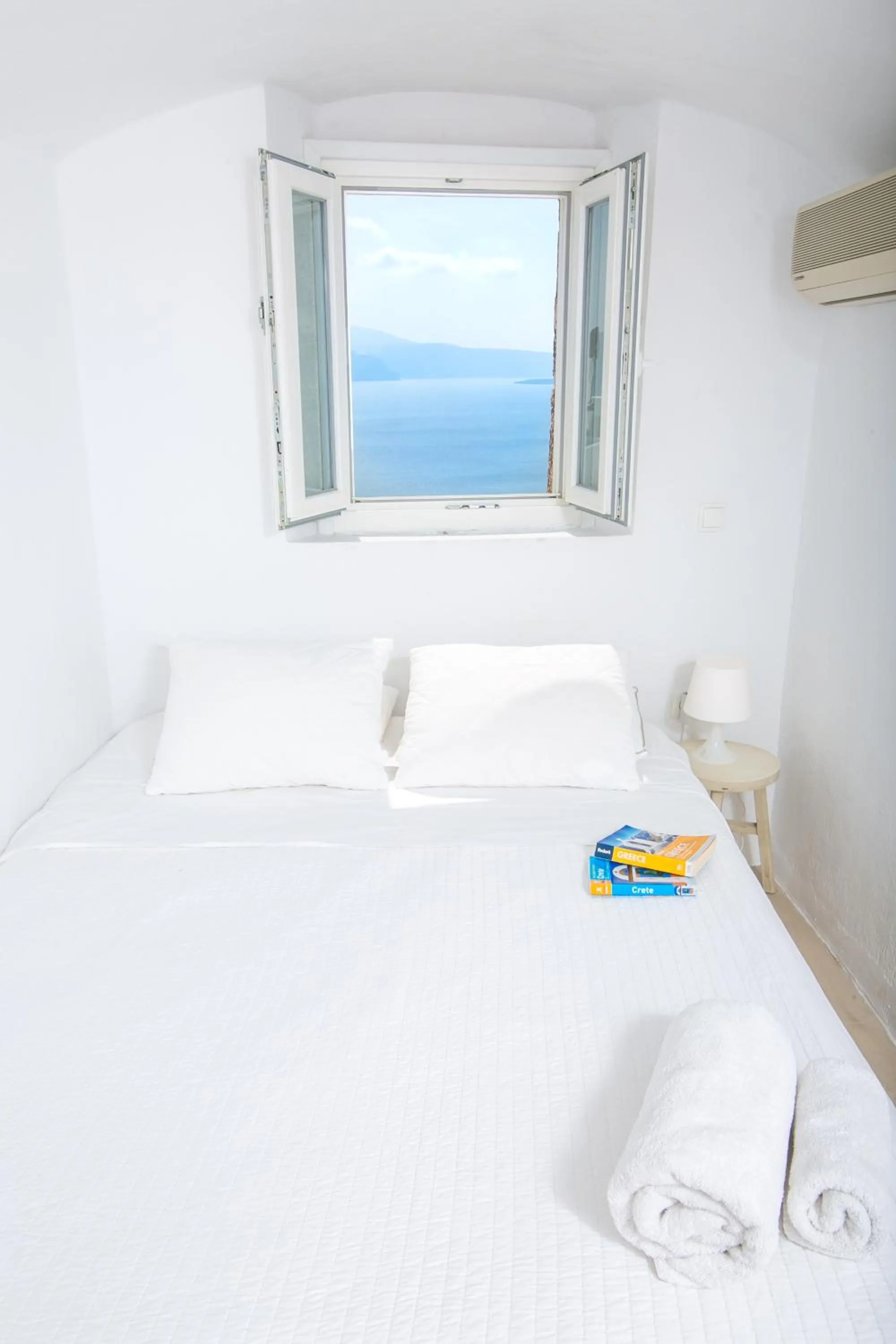 Bed in Menias Cave House