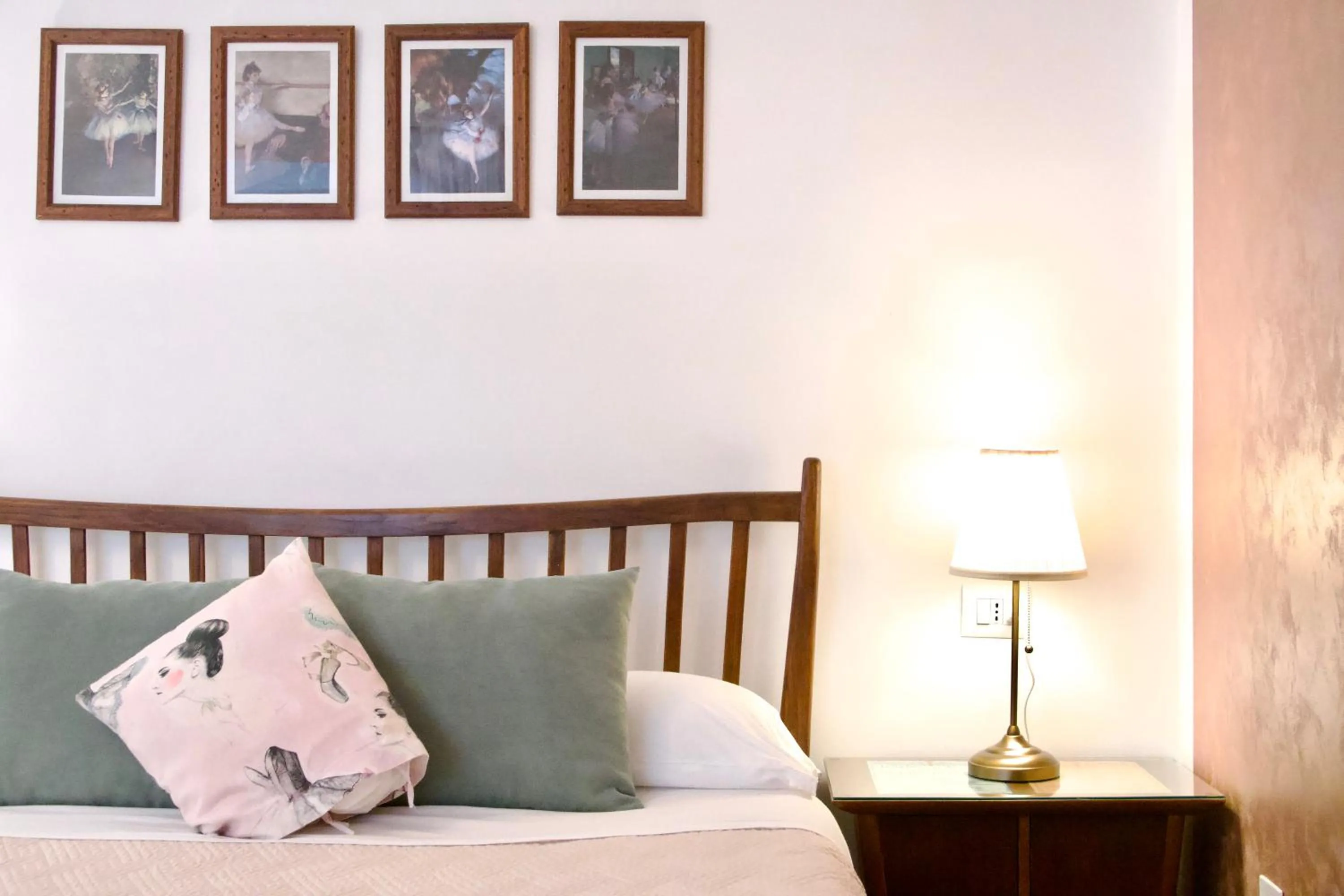 Bed in B&B Arts And Music