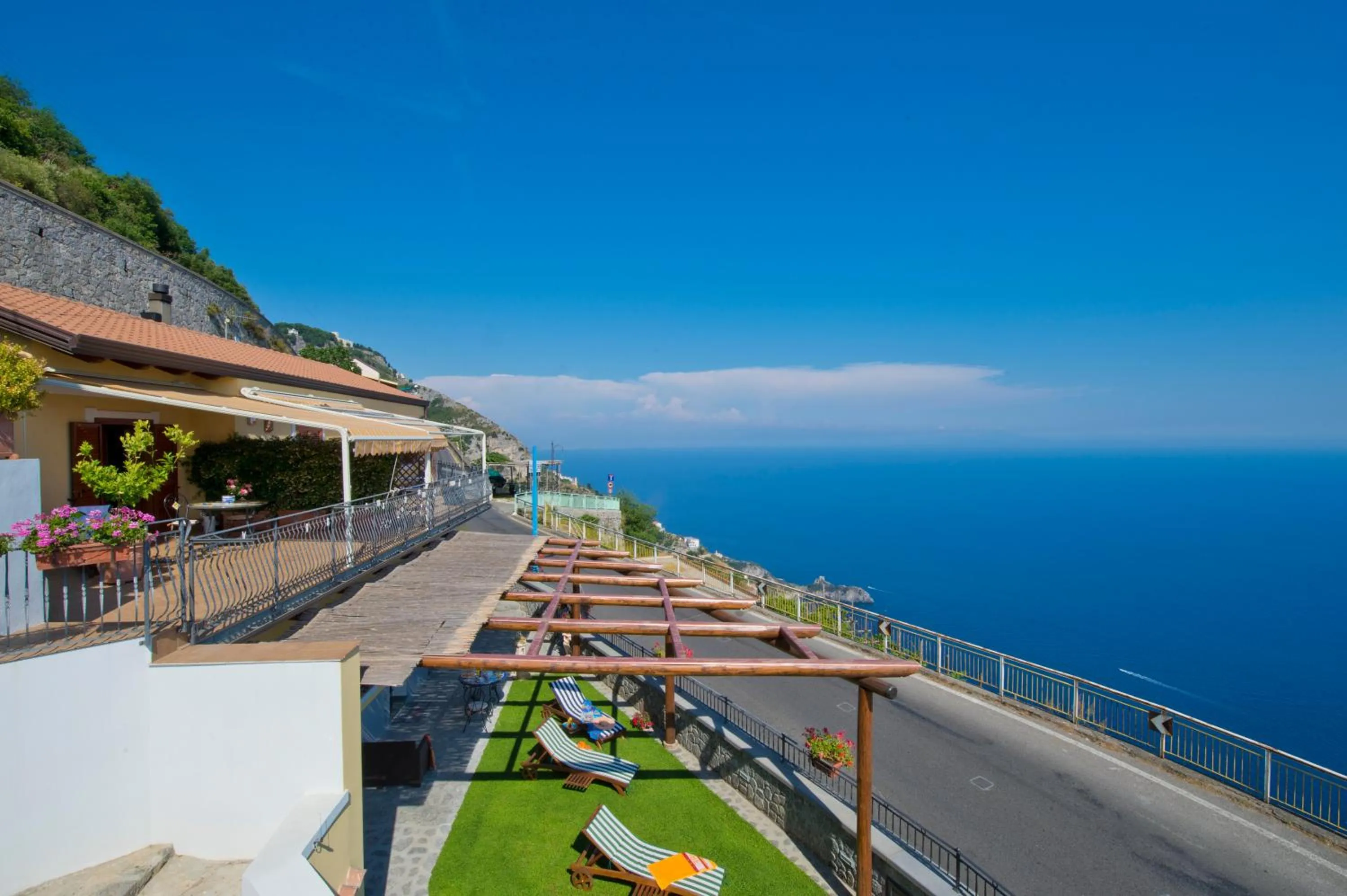 Garden view in La Mela Blu