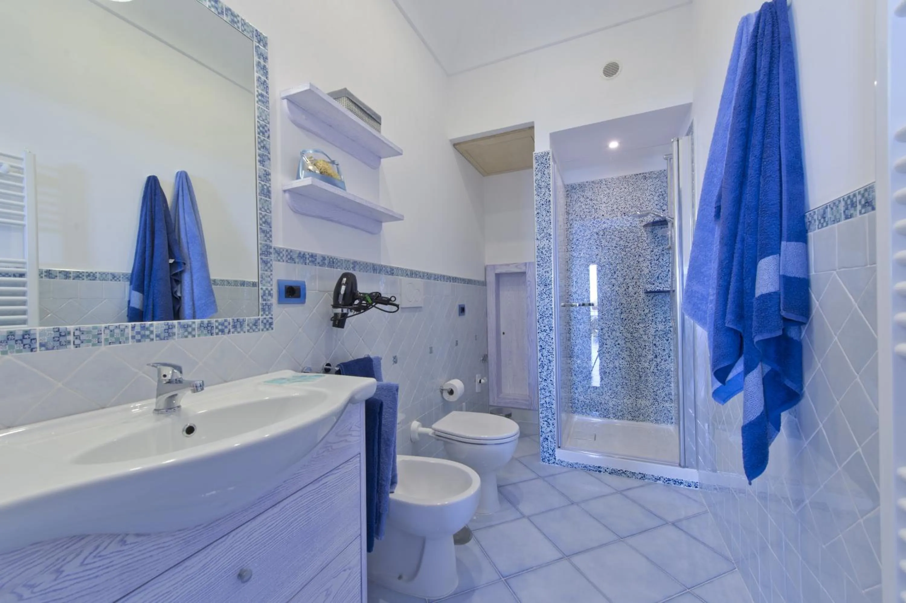 Bathroom in La Mela Blu