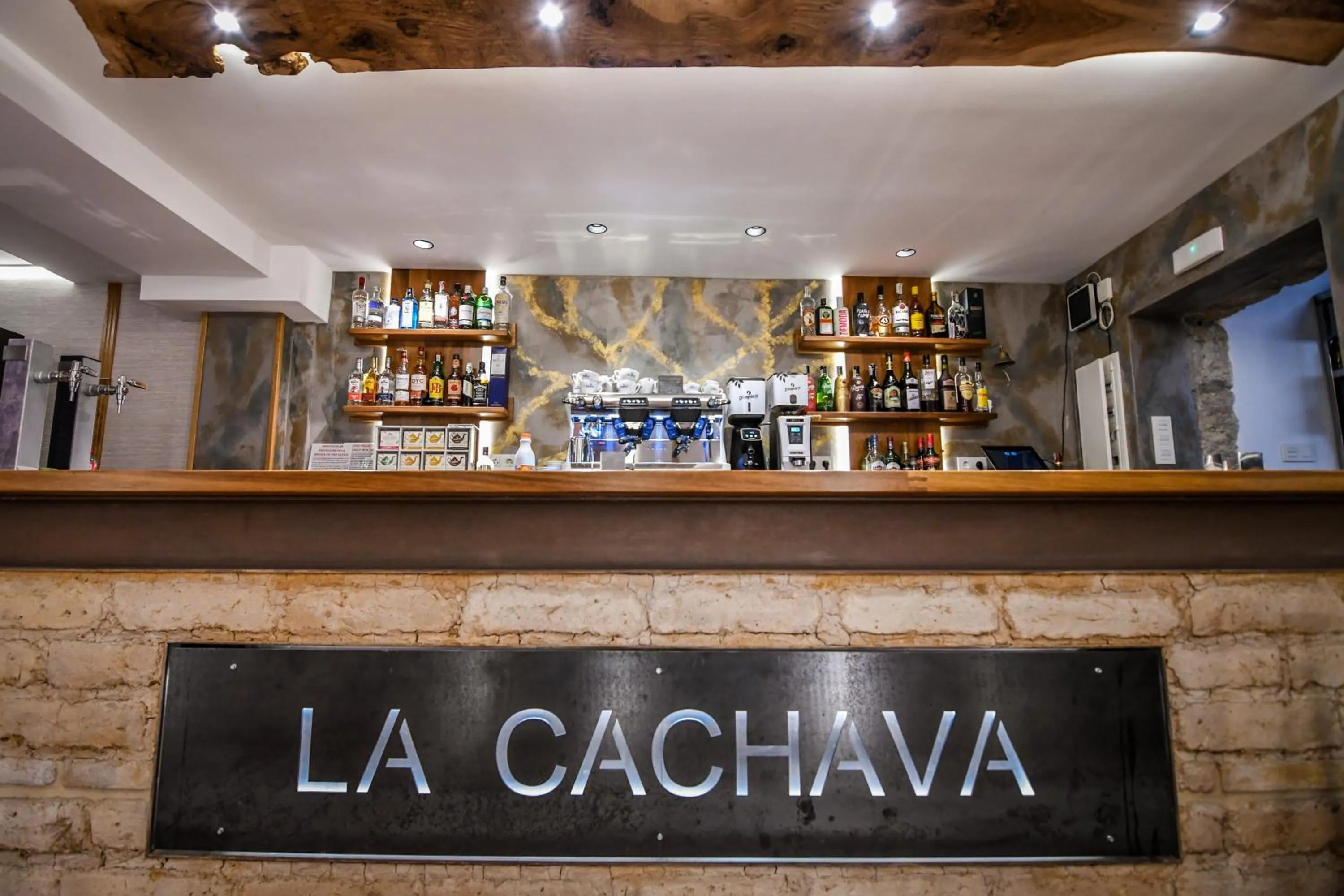 Property logo or sign in La Cachava