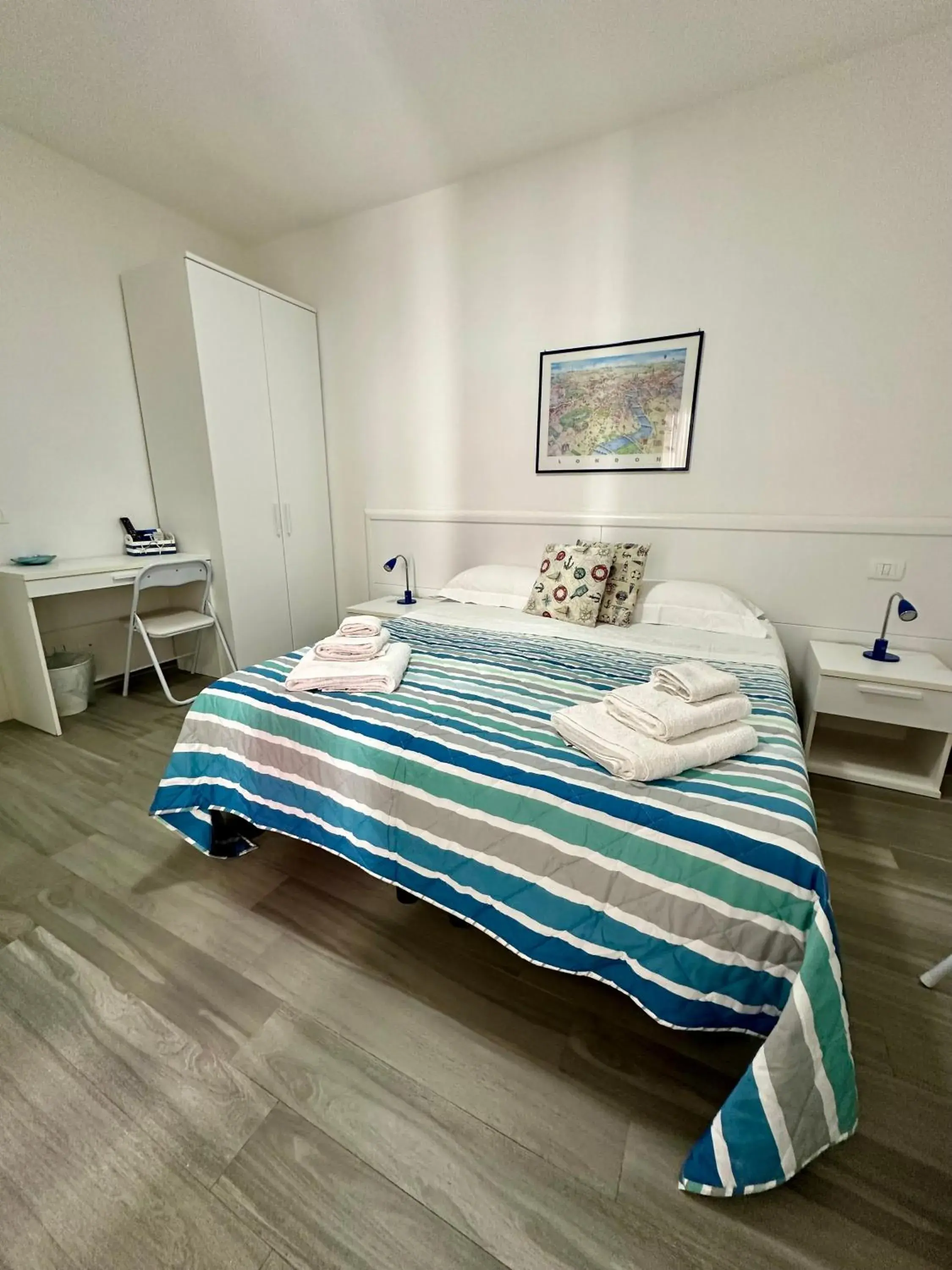 Double or Twin Room - single occupancy in La Marina B&B Double or Twin Room - single occupancy in La Marina B&B