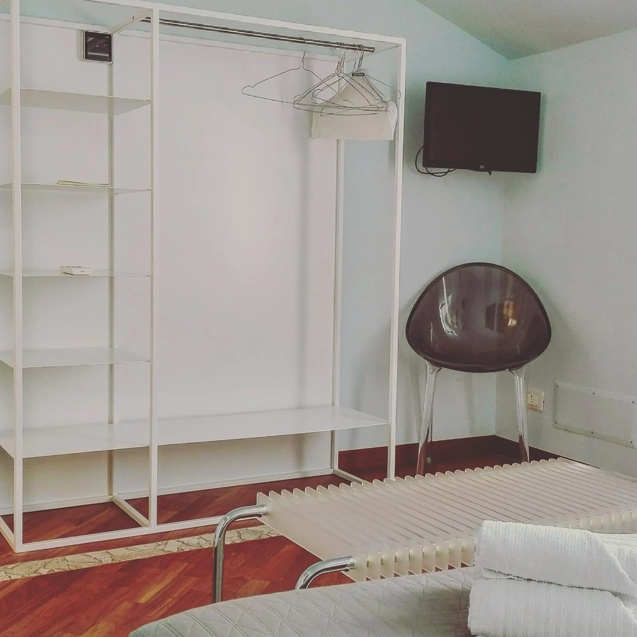 Double Room with Private Bathroom in Largo Fileni 7 Double Room with Private Bathroom in Largo Fileni 7