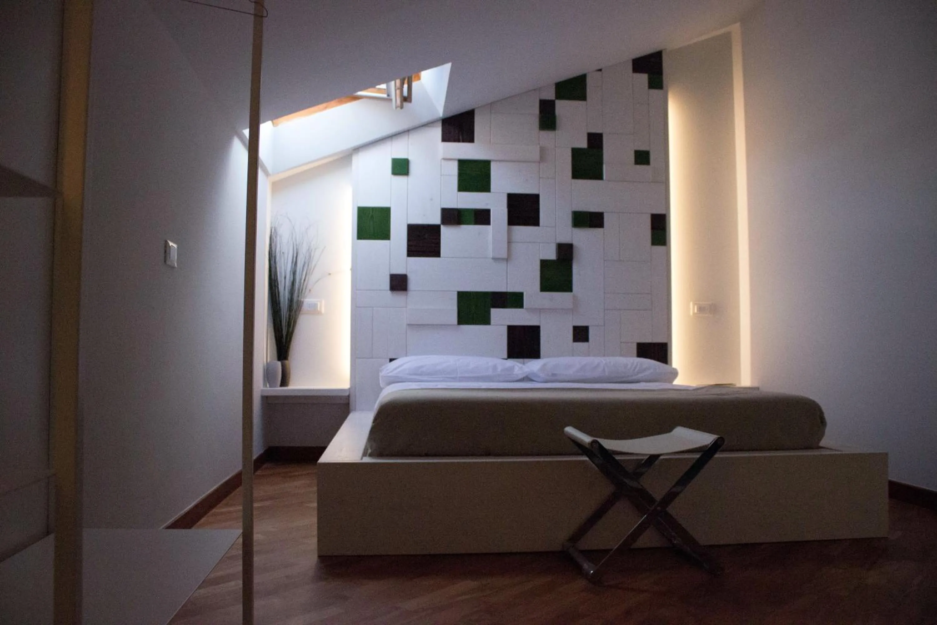 Bed in Largo Fileni 7