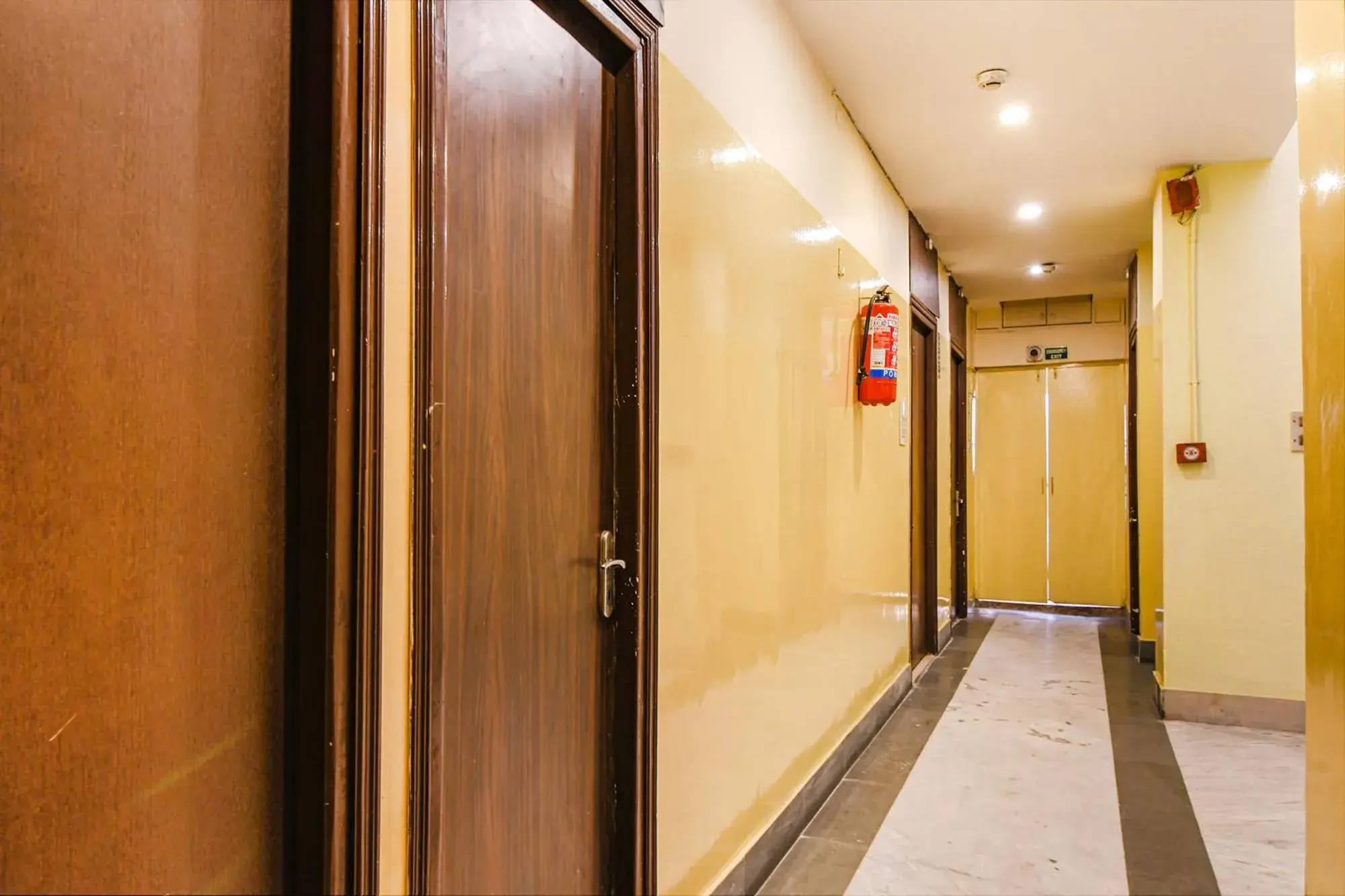 Lobby or reception in FabHotel Aayash - Nr City Center Metro Station Lobby or reception in FabHotel Aayash - Nr City Center Metro Station