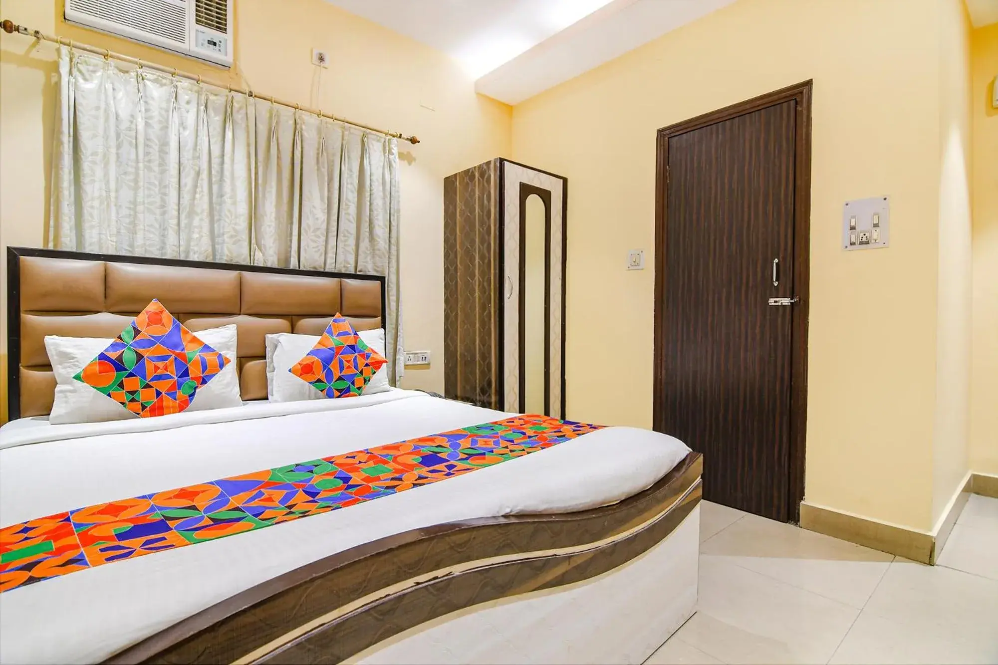 Bed in FabHotel Aayash - Nr City Center Metro Station Bed in FabHotel Aayash - Nr City Center Metro Station