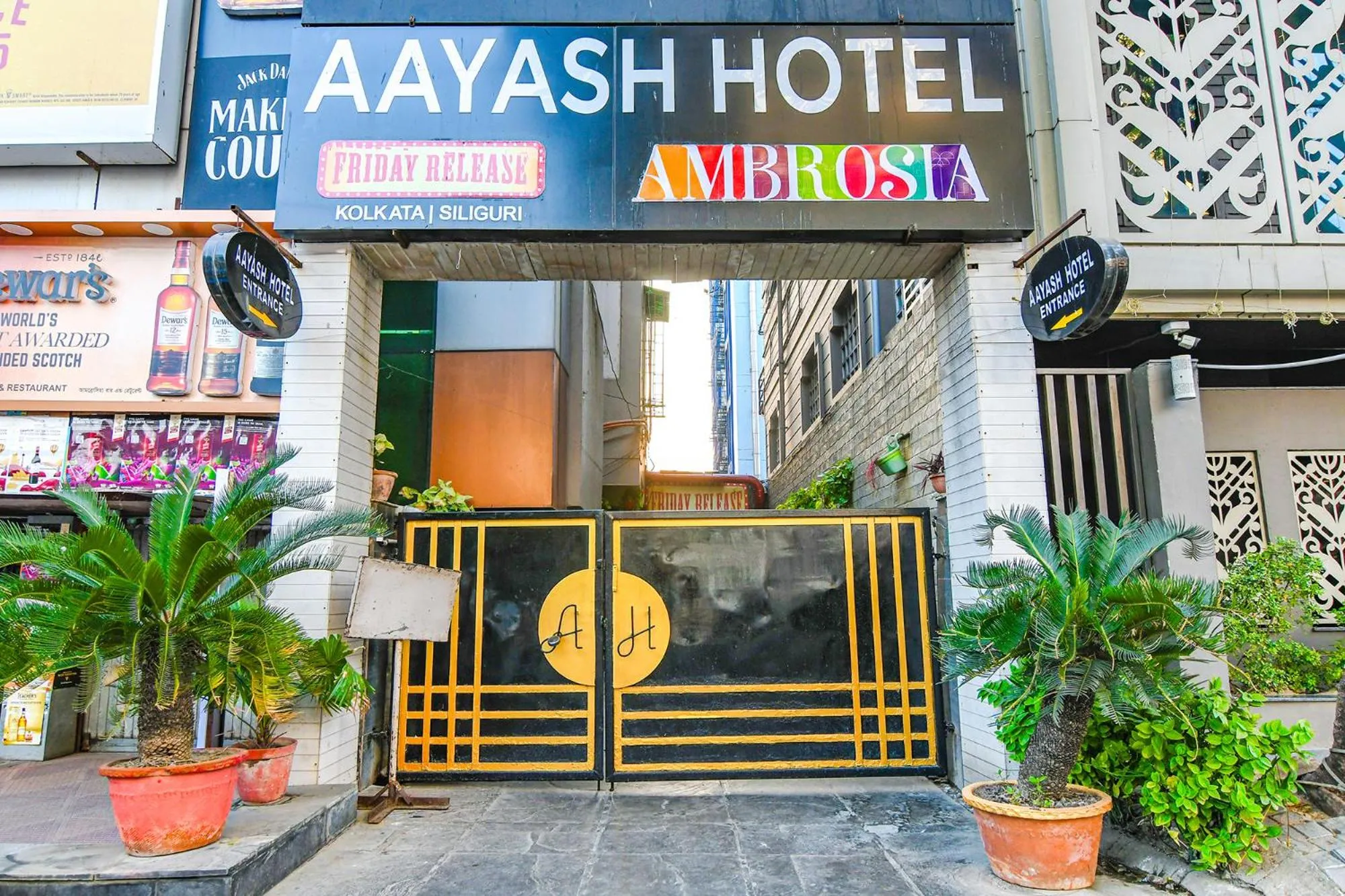 Facade/entrance in FabHotel Aayash - Nr City Center Metro Station