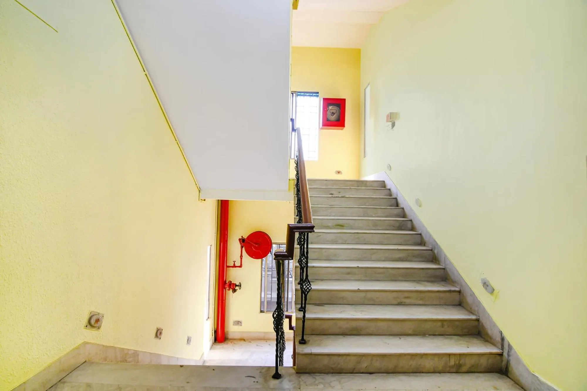 Lobby or reception in FabHotel Aayash - Nr City Center Metro Station