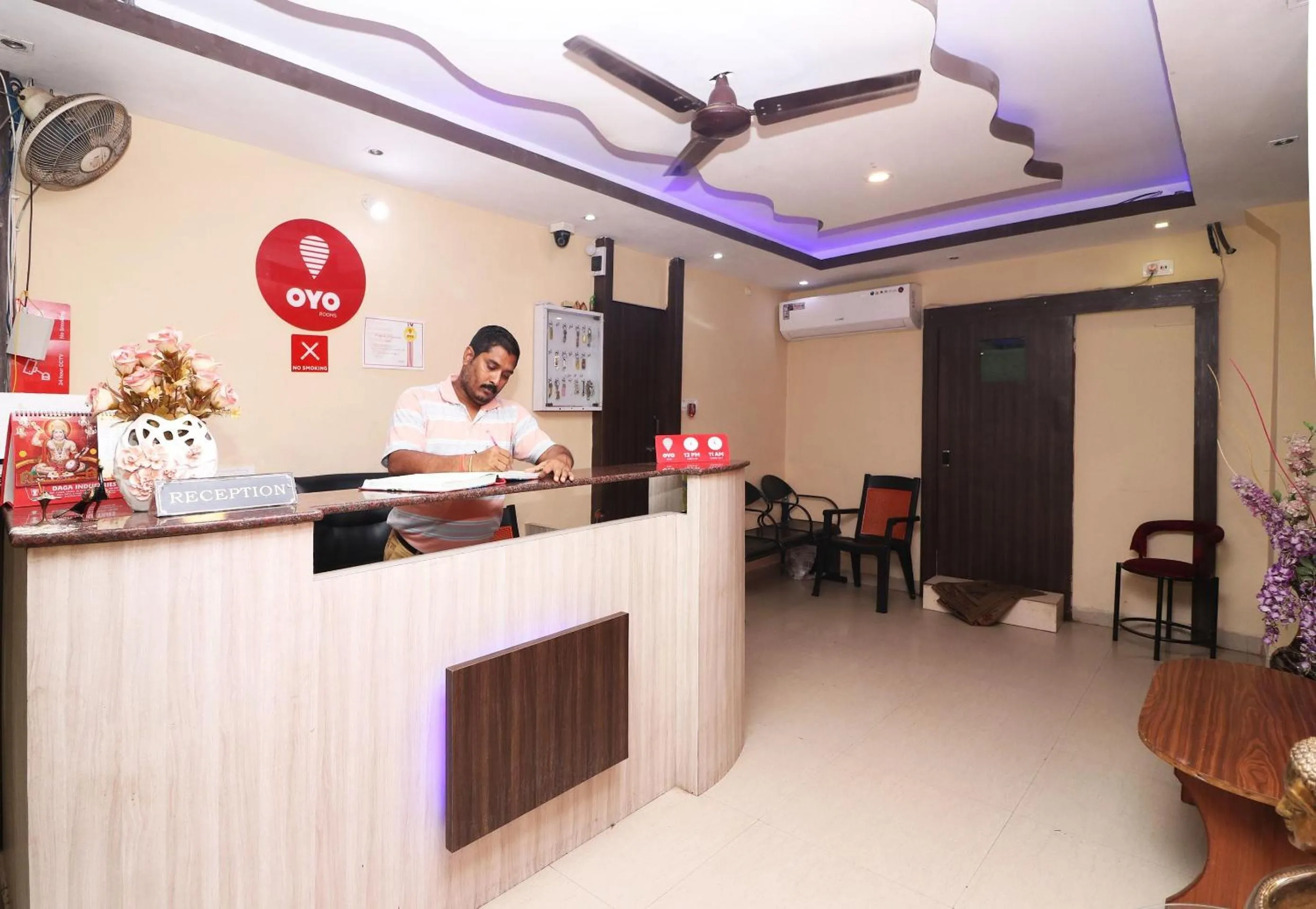 Lobby or reception in Super Hotel O Maruti Lodging