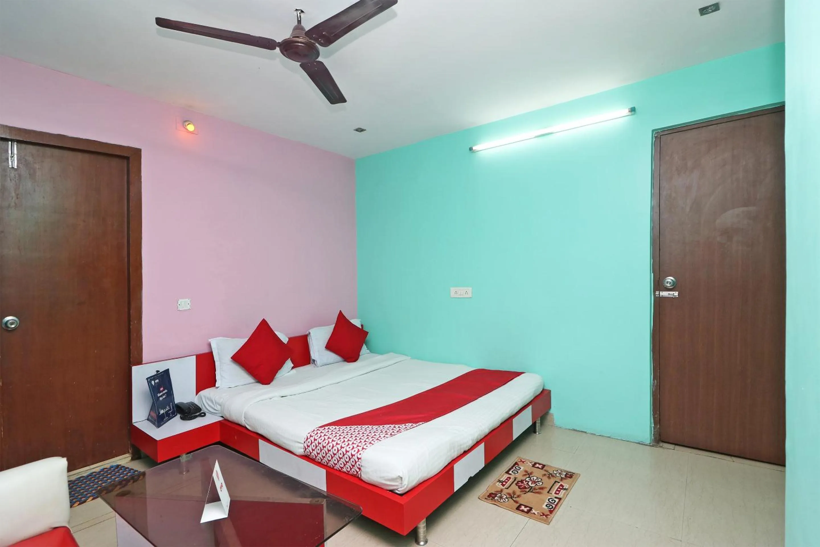Bedroom, Bed in Super Hotel O Maruti Lodging