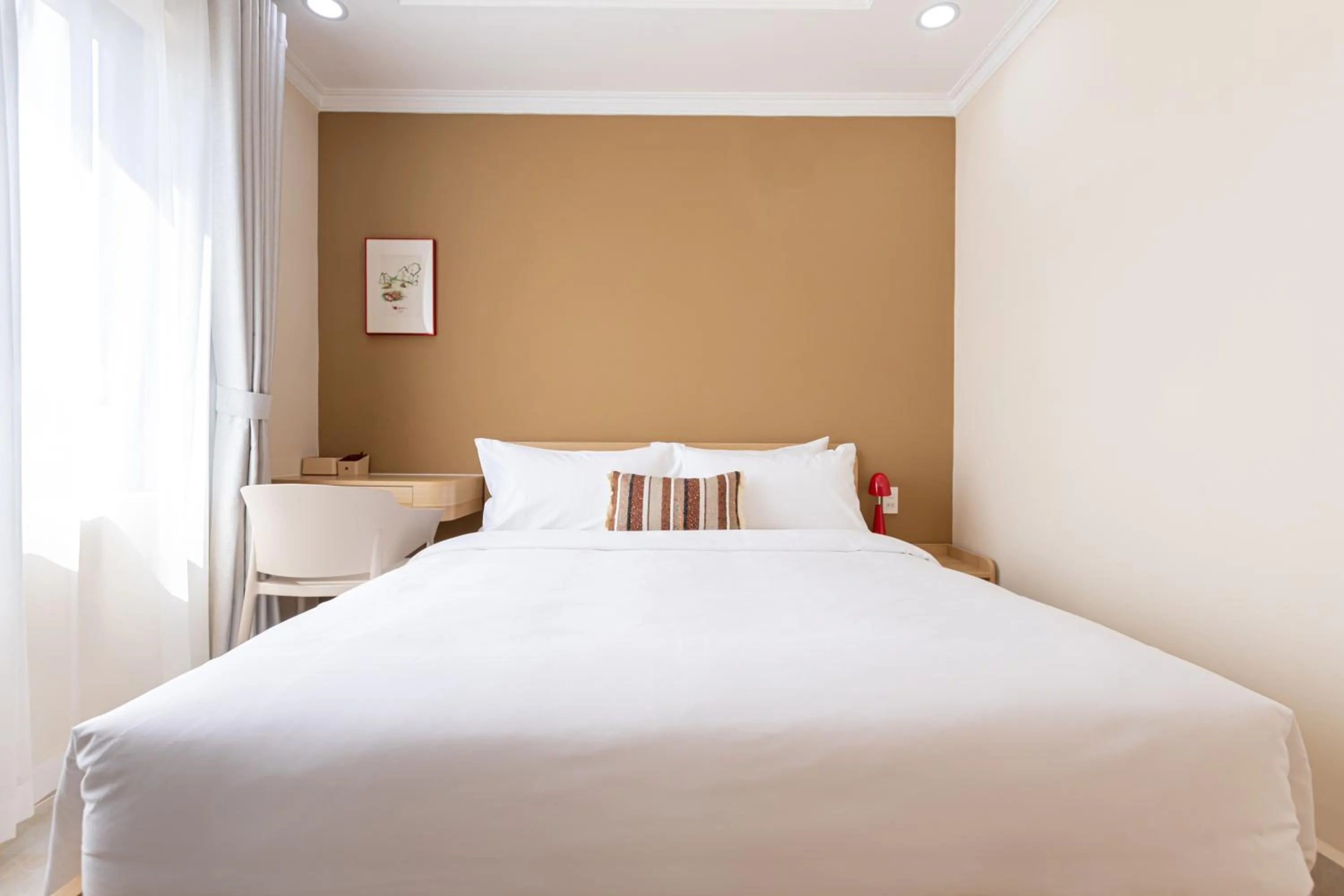 Photo of the whole room, Bed in Shankee Hotel VN