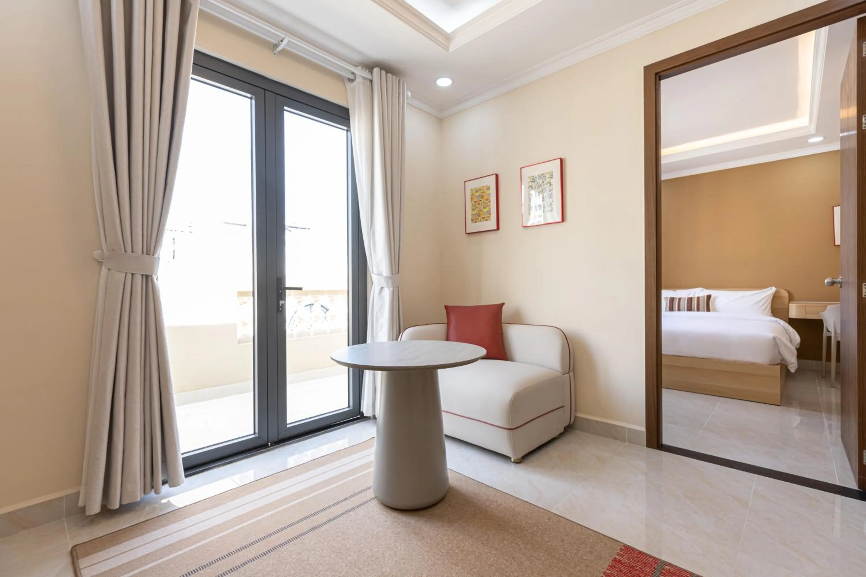 Photo of the whole room, Bed in Shankee Hotel VN