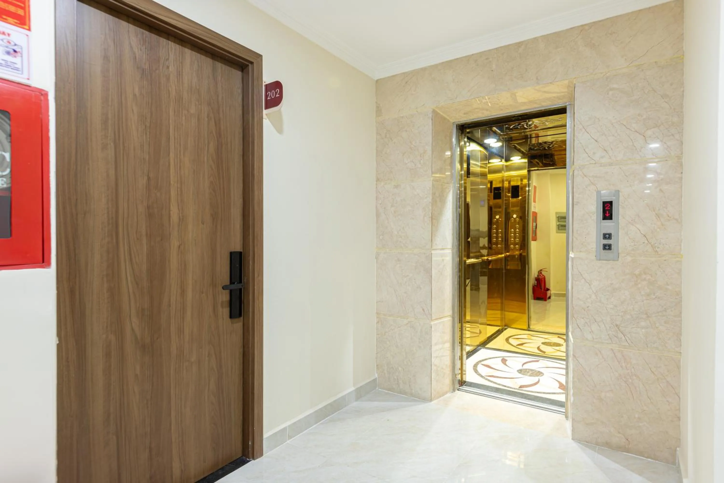 elevator in Shankee Hotel VN