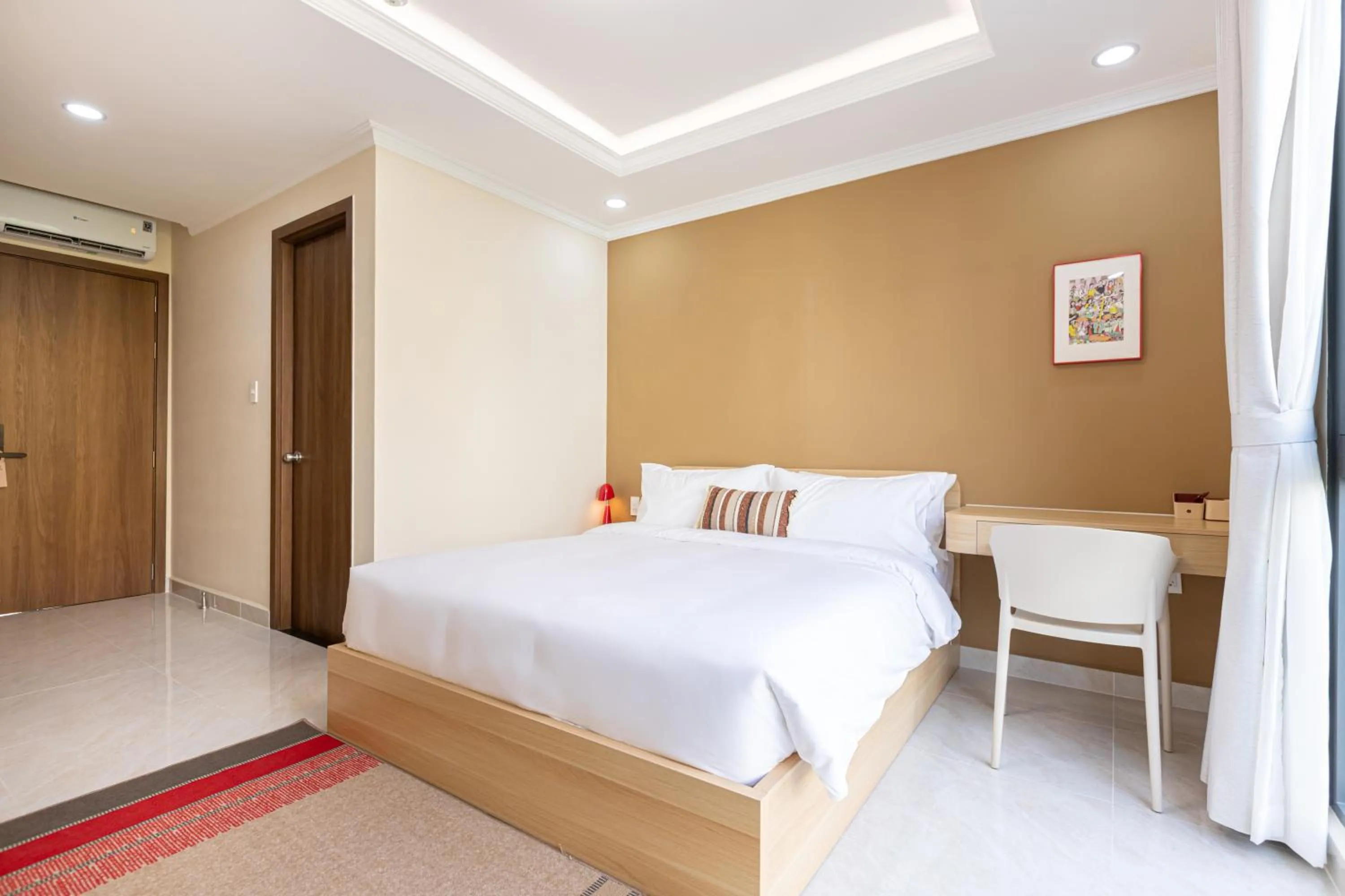 Photo of the whole room, Bed in Shankee Hotel VN