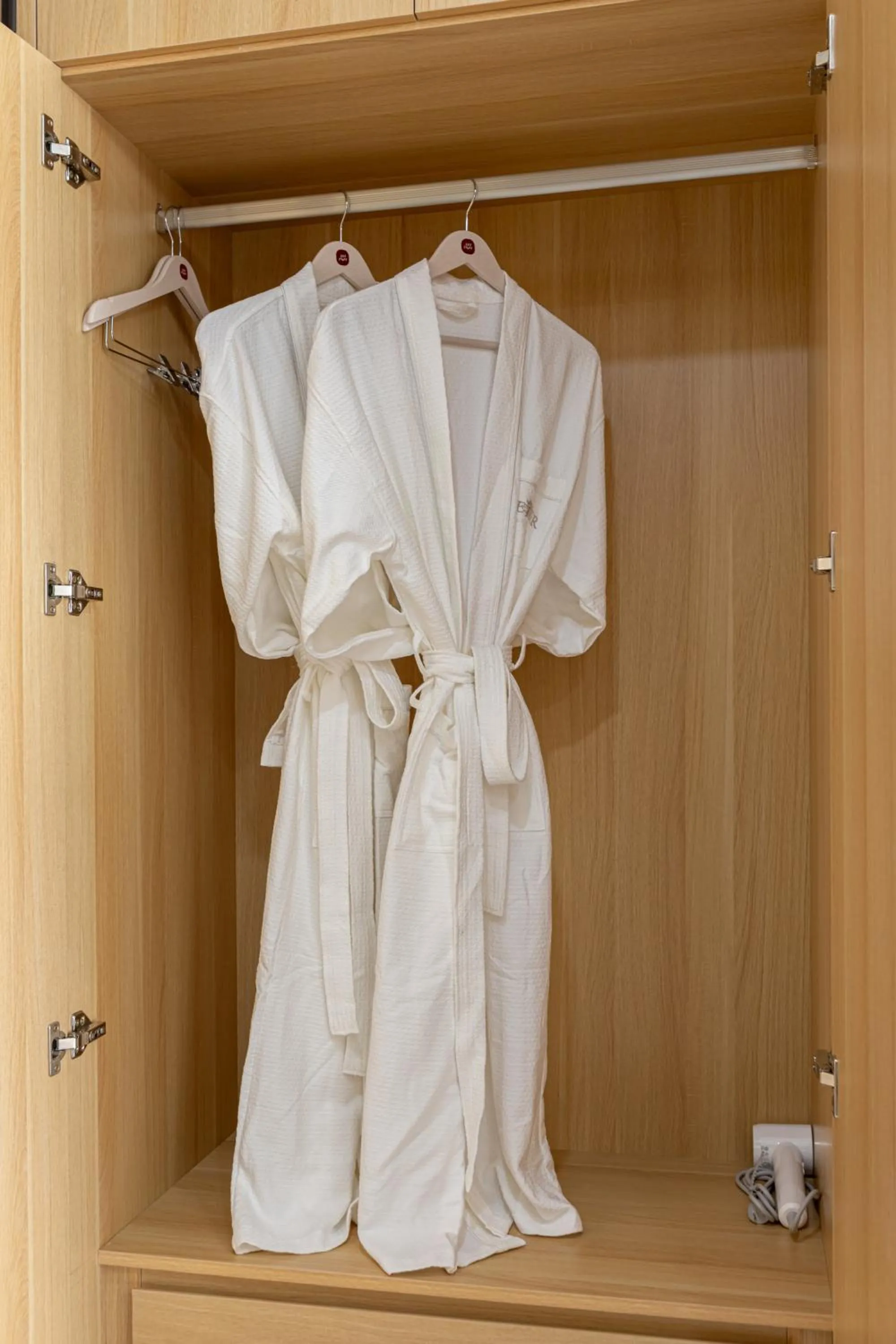 wardrobe in Shankee Hotel VN