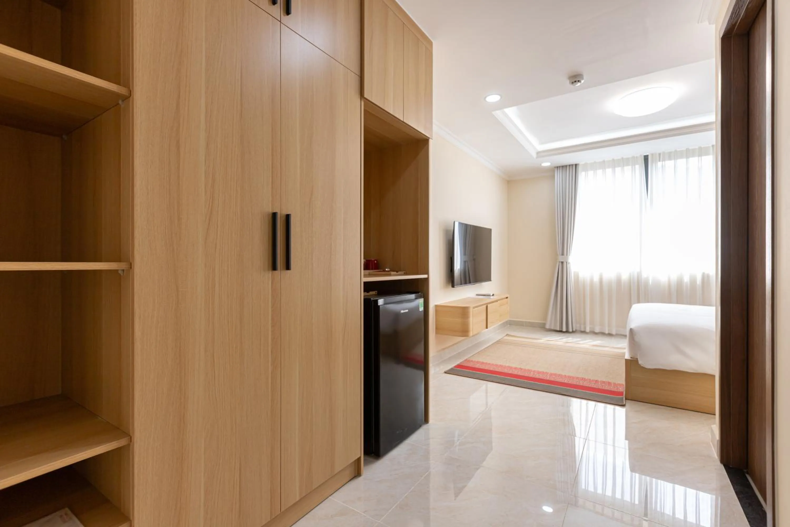 Photo of the whole room, Bed in Shankee Hotel VN