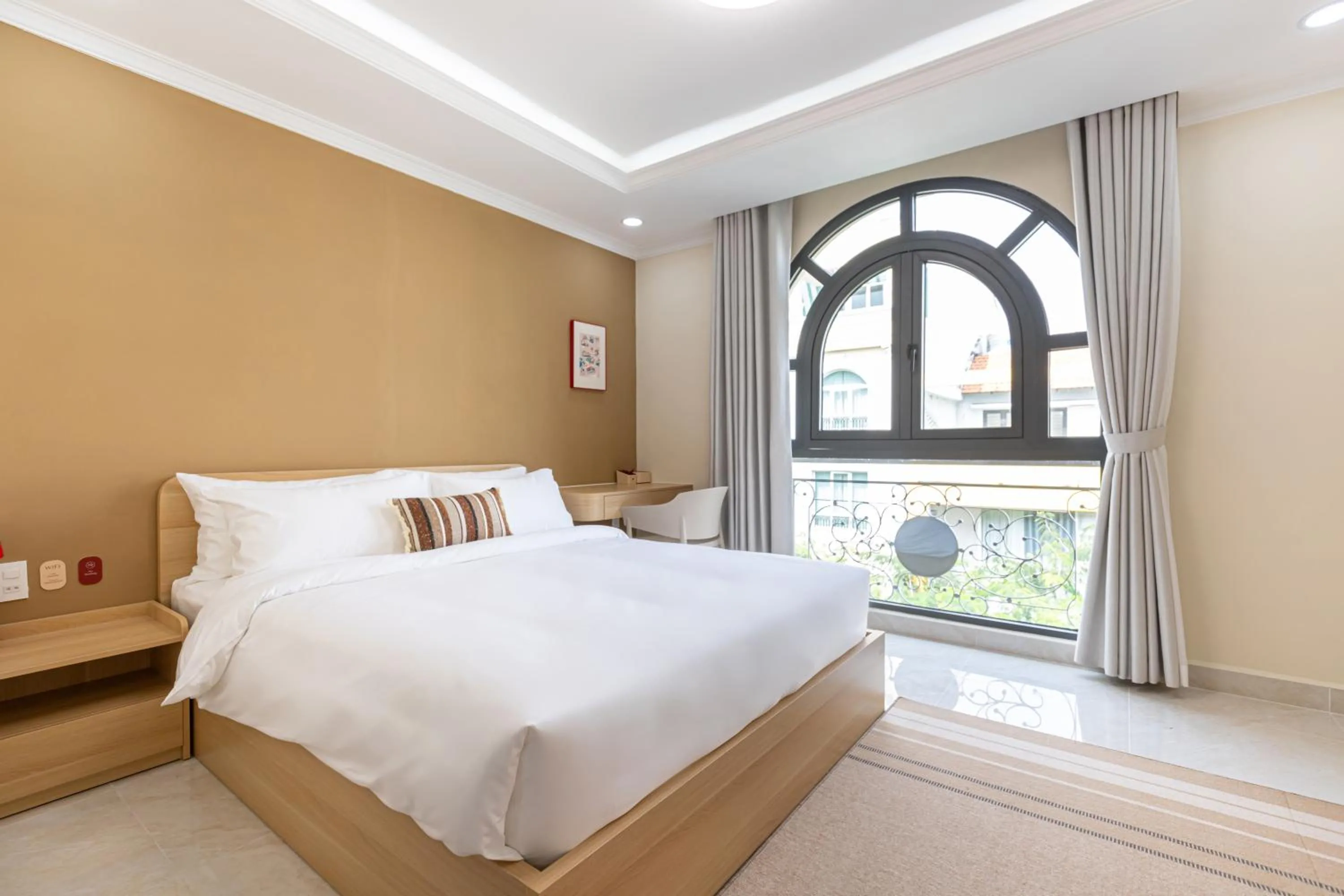 Photo of the whole room, Bed in Shankee Hotel VN