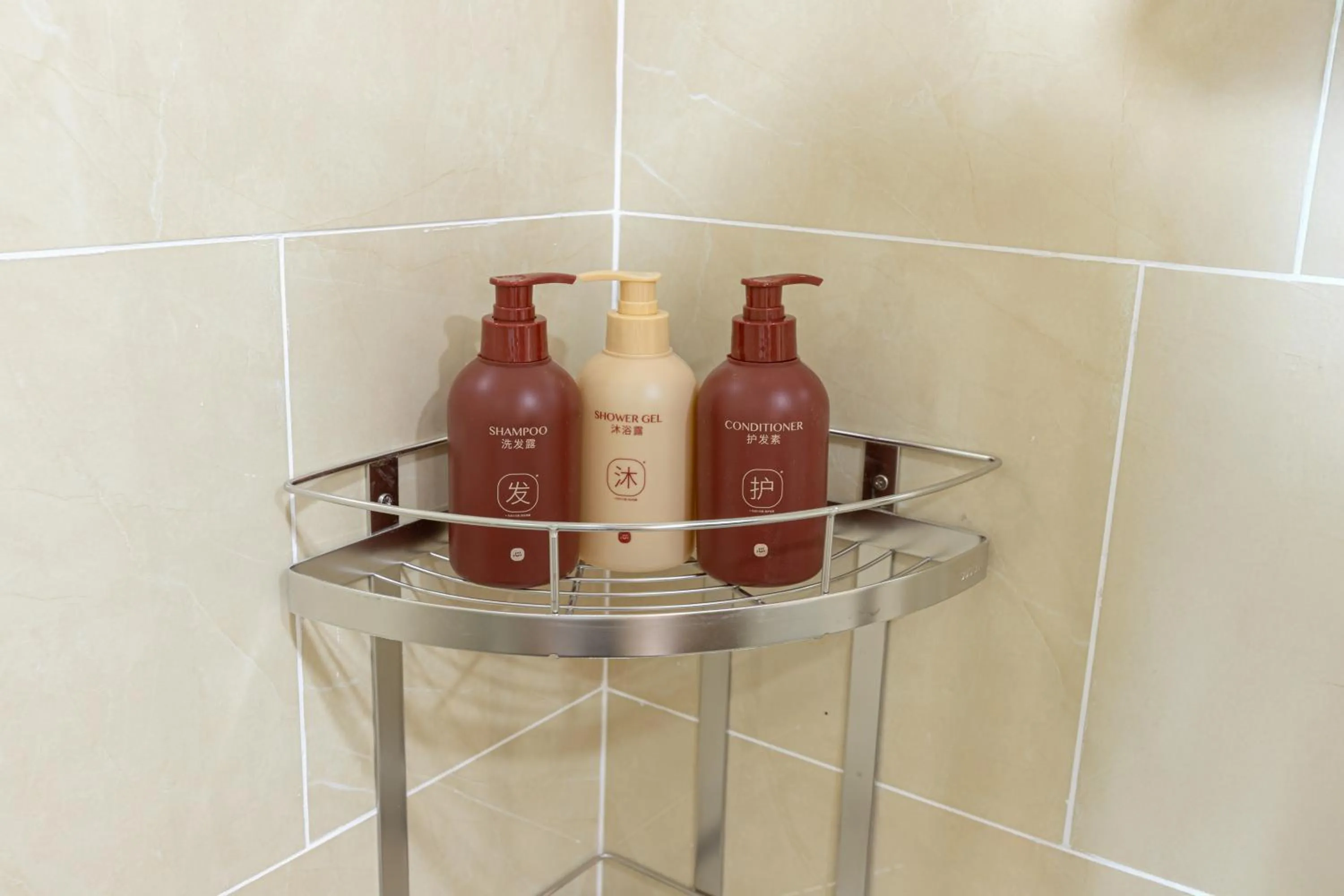 Shower in Shankee Hotel VN