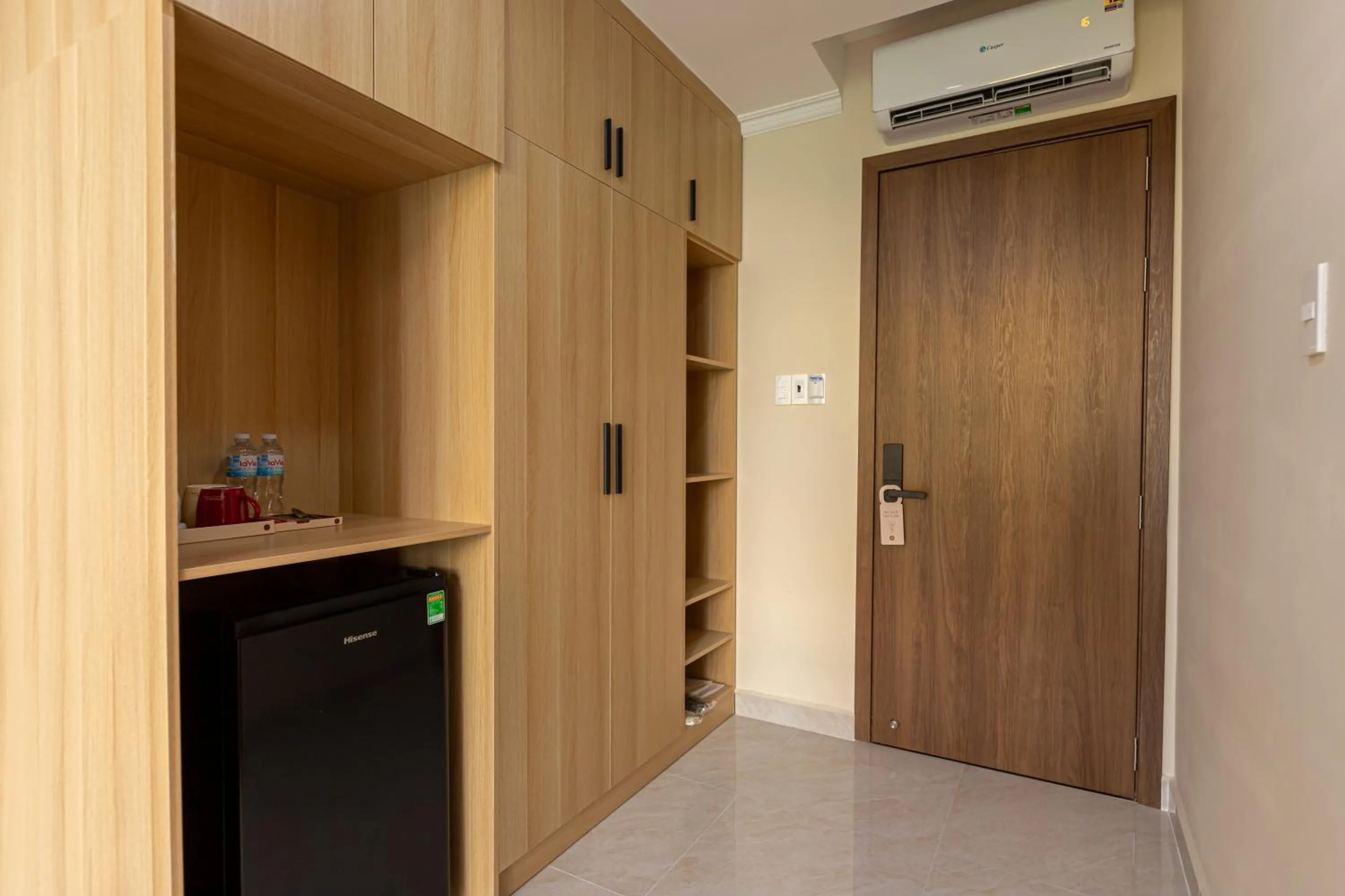 wardrobe in Shankee Hotel VN