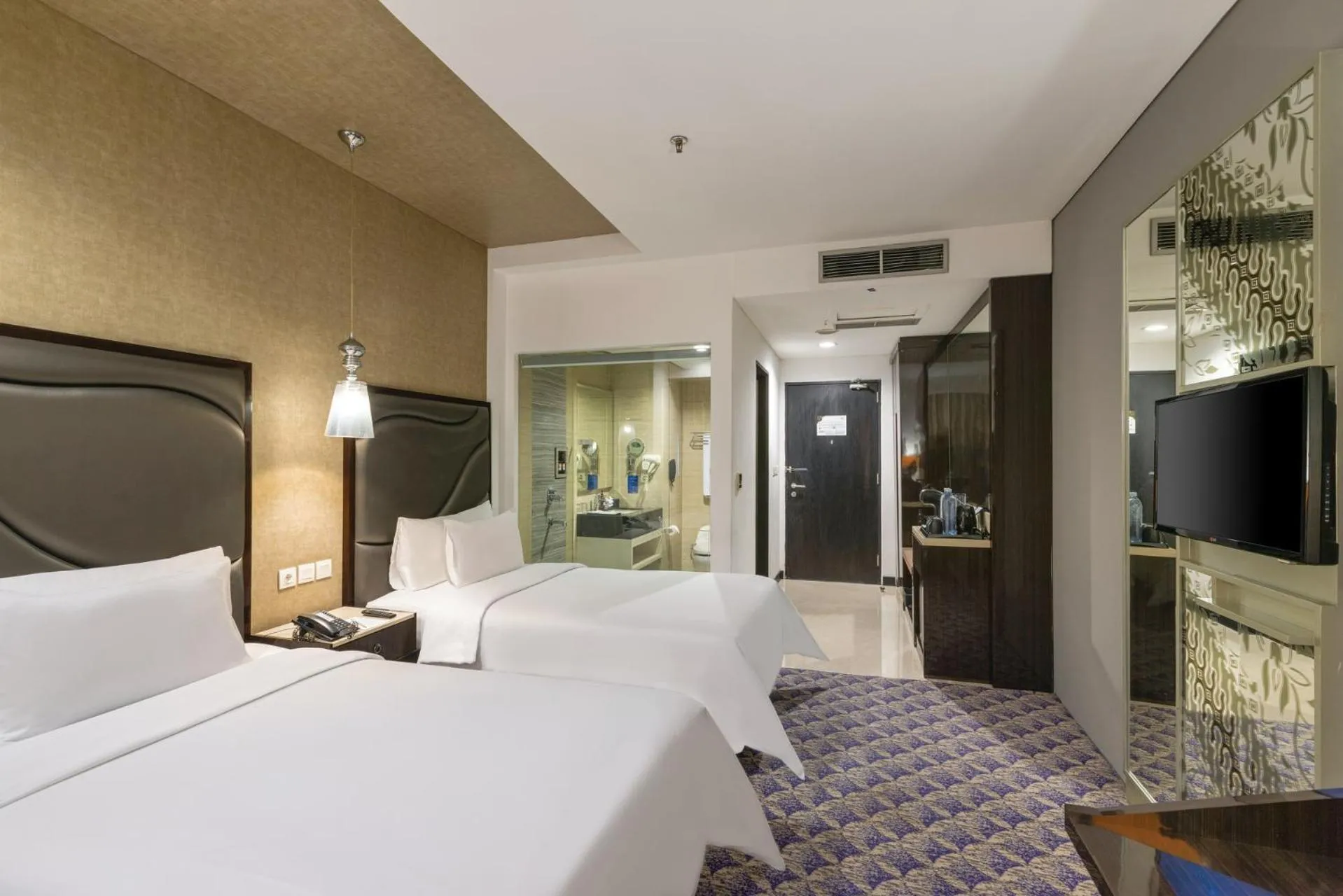 Bedroom, Bed in Fairview Hotel by ARTOTEL