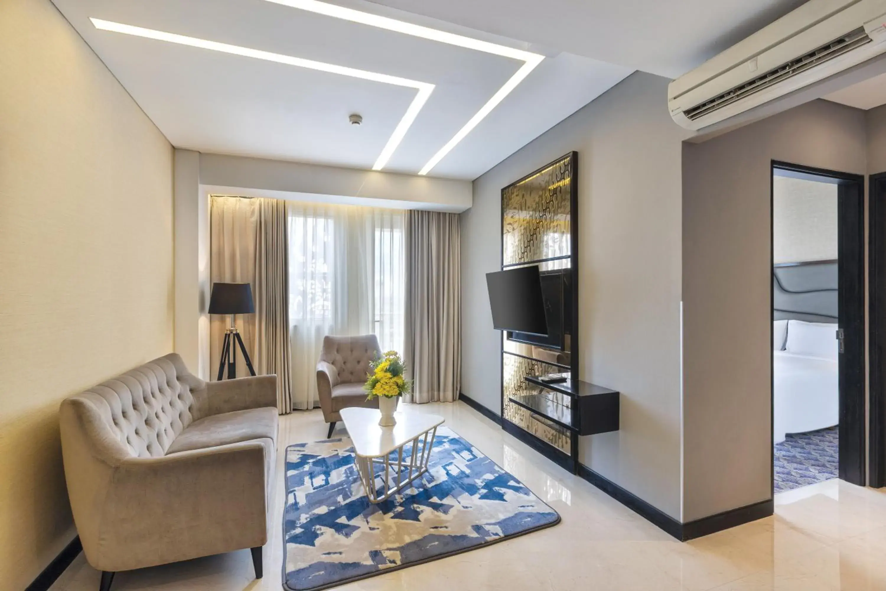 Suite in Fairview Hotel by ARTOTEL Suite in Fairview Hotel by ARTOTEL