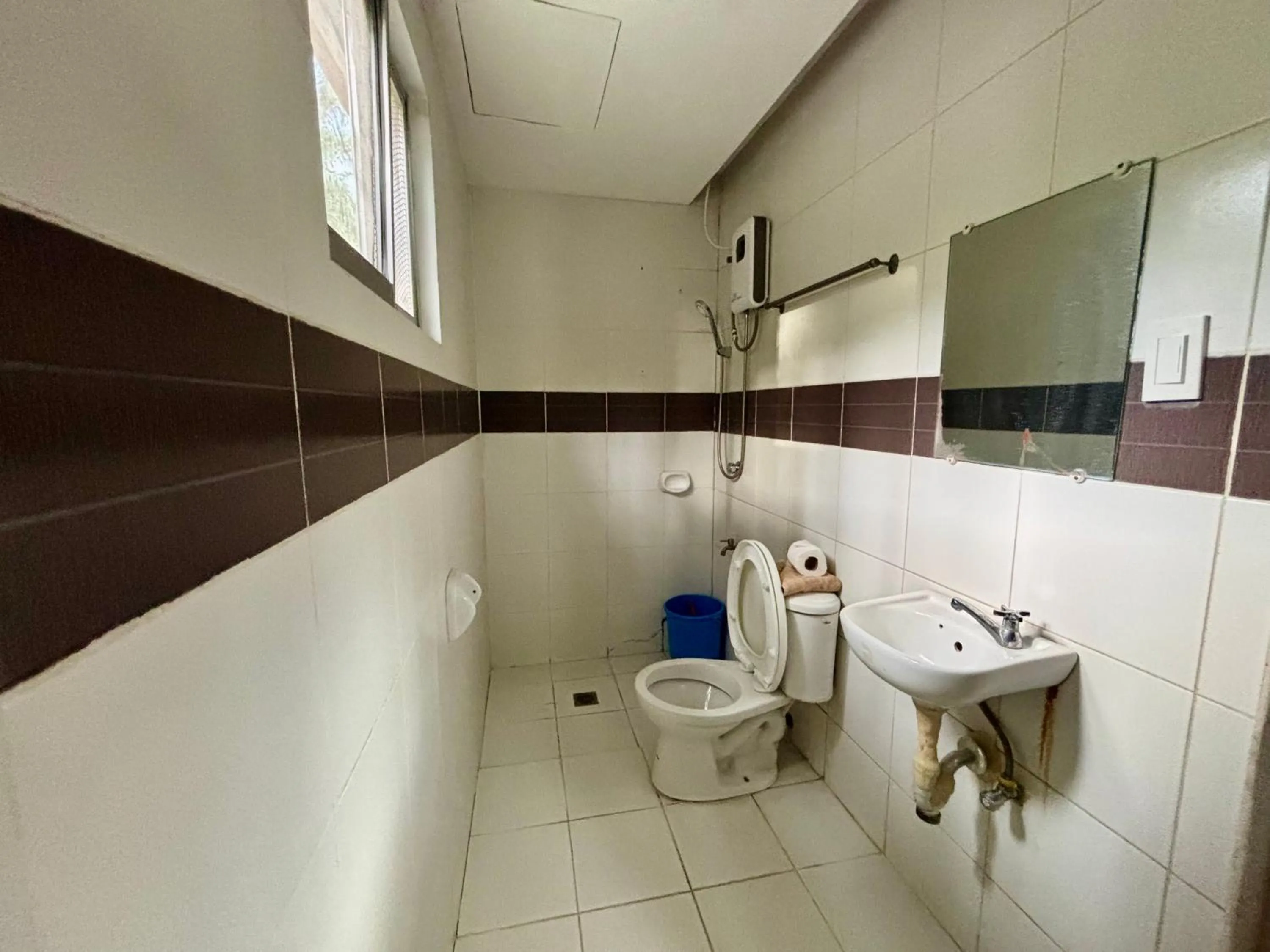 Bathroom in D' Leonor Inland Resort and Adventure Park