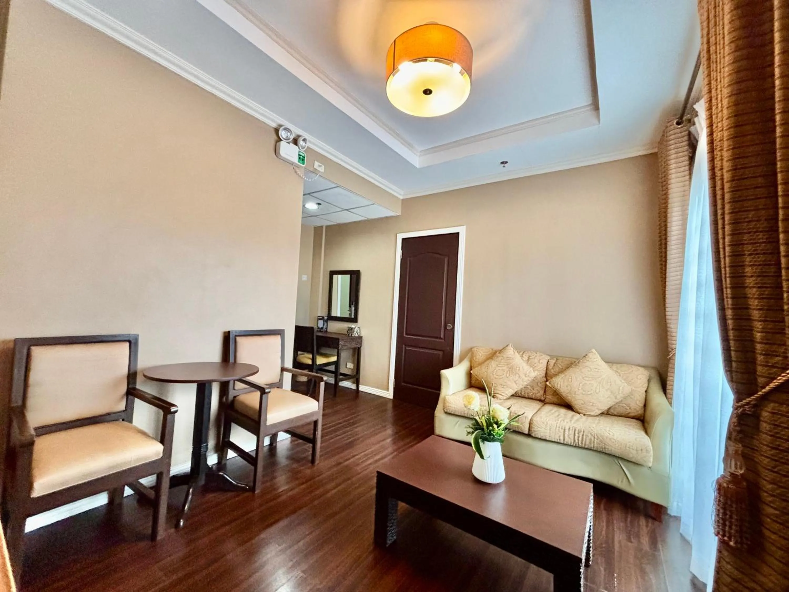 Living room in D' Leonor Inland Resort and Adventure Park