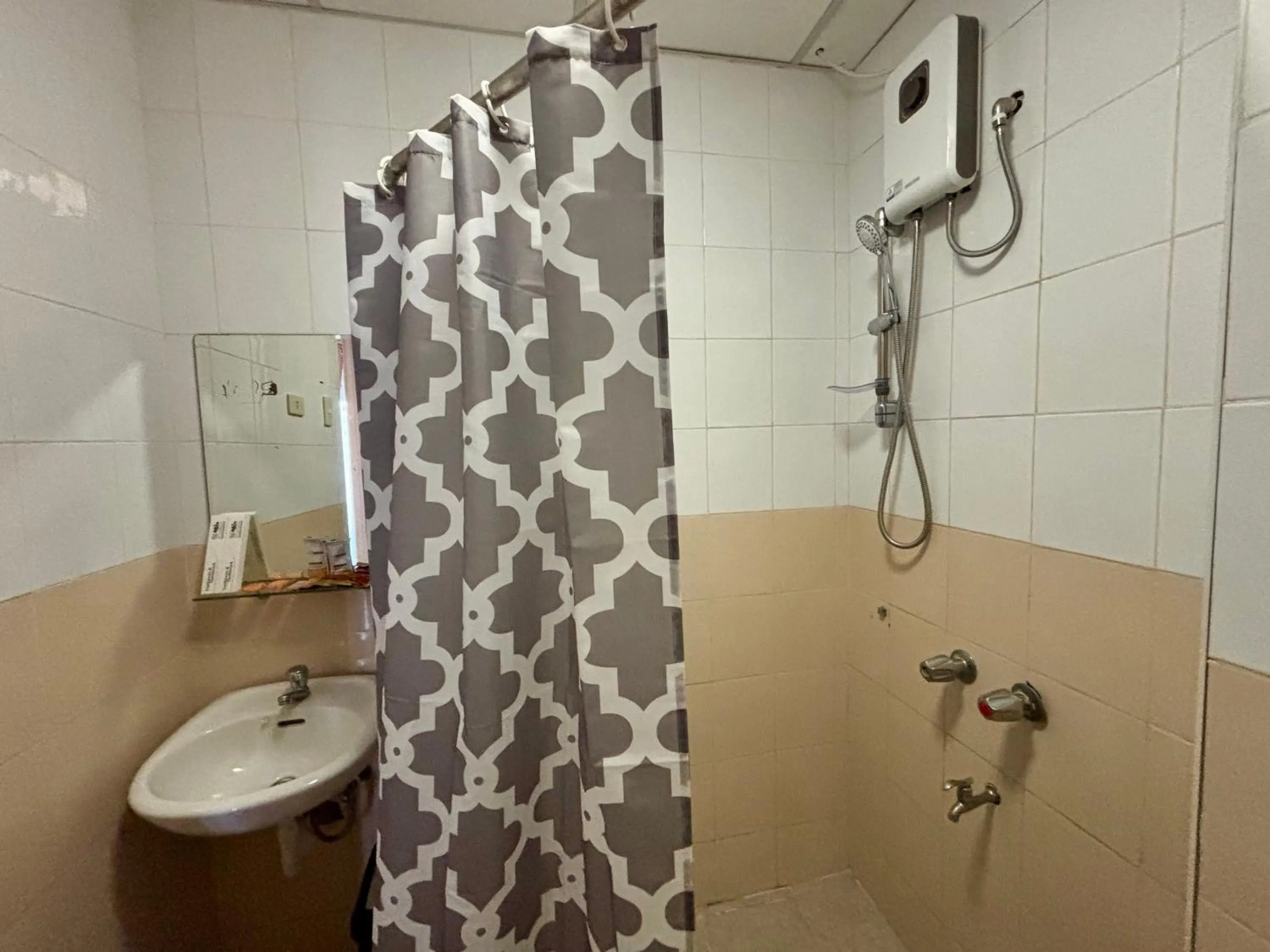 Bathroom in D' Leonor Inland Resort and Adventure Park