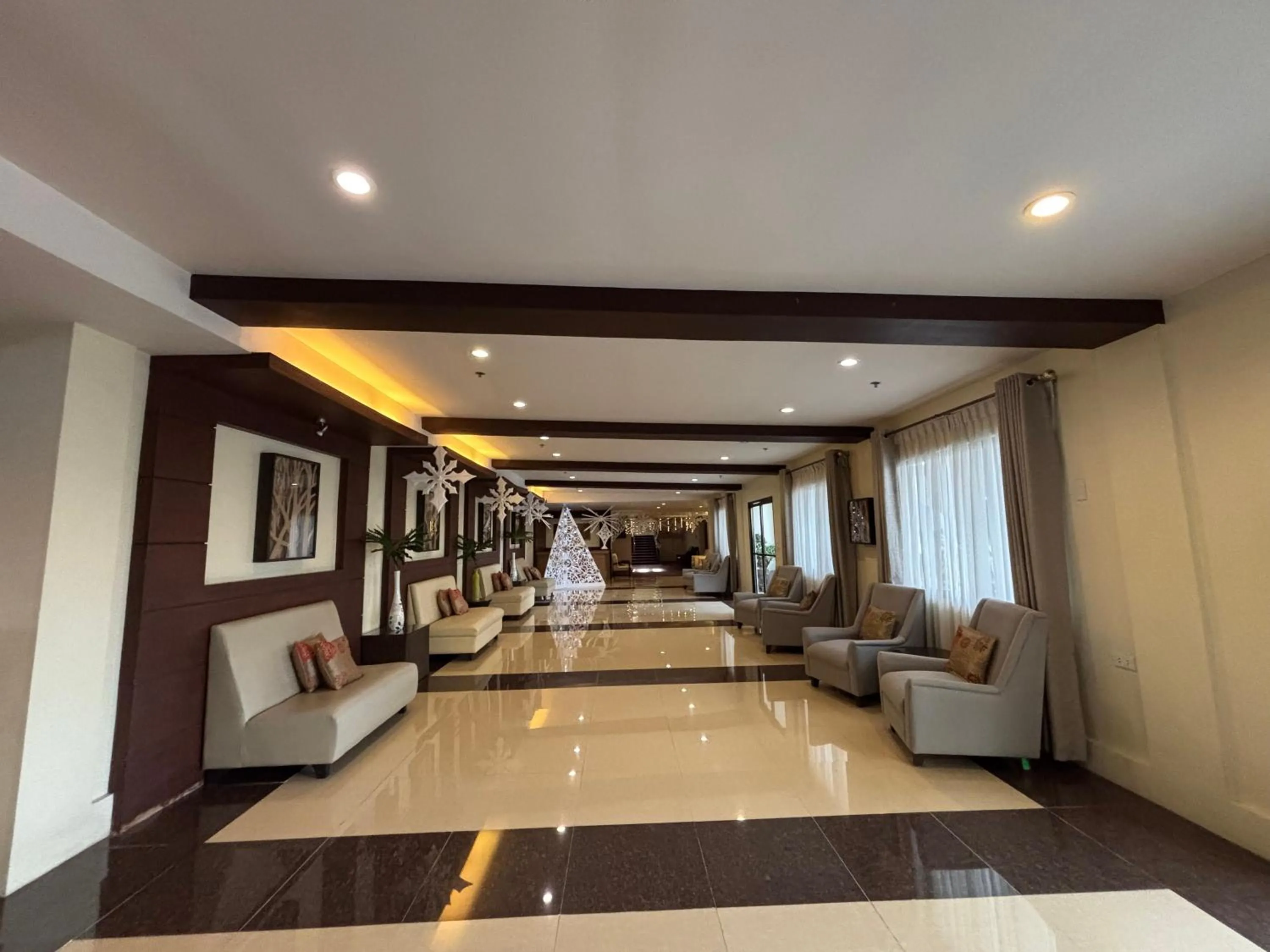 Lobby or reception in D' Leonor Inland Resort and Adventure Park