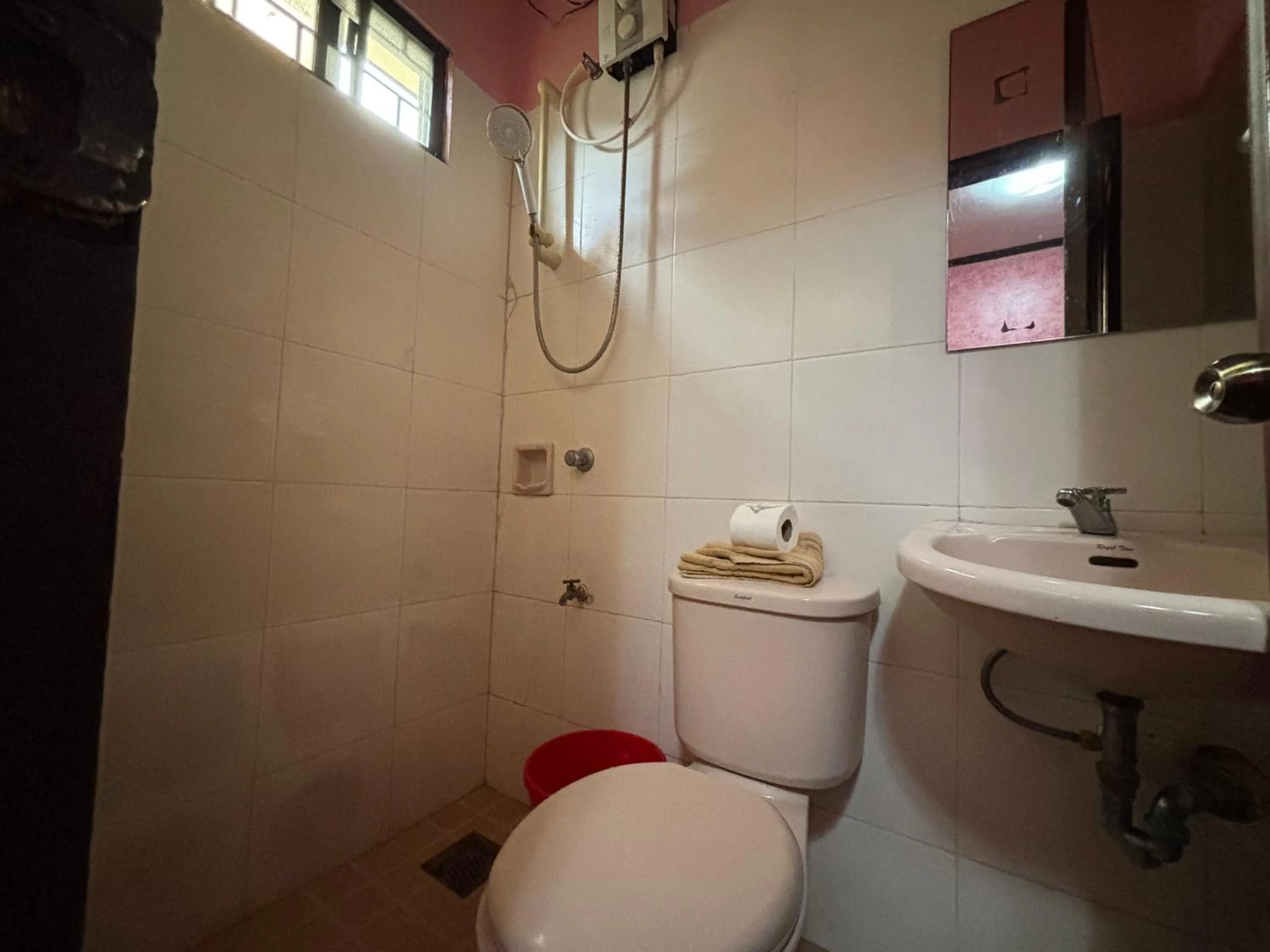 Bathroom in D' Leonor Inland Resort and Adventure Park