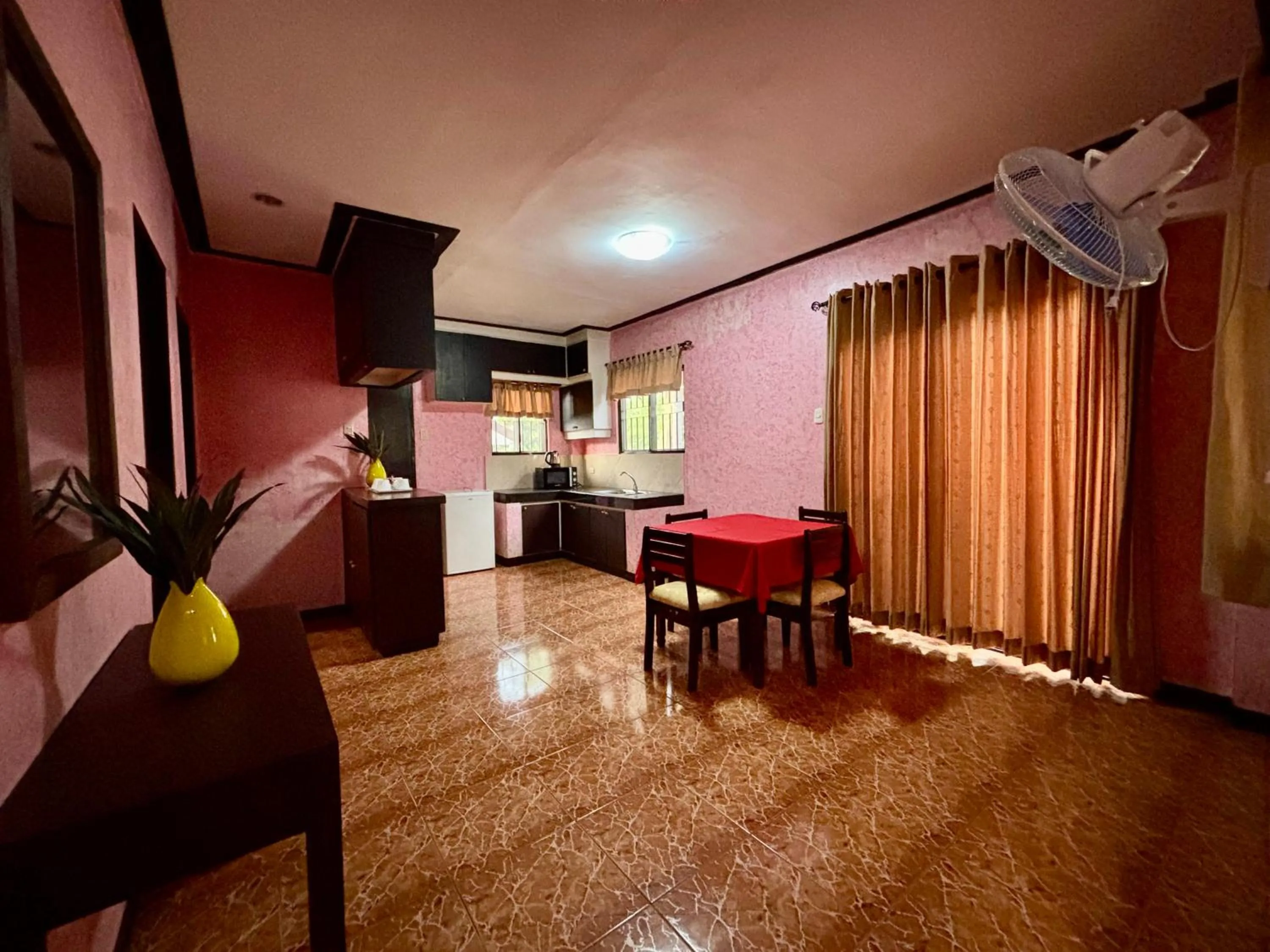 Kitchen or kitchenette in D' Leonor Inland Resort and Adventure Park