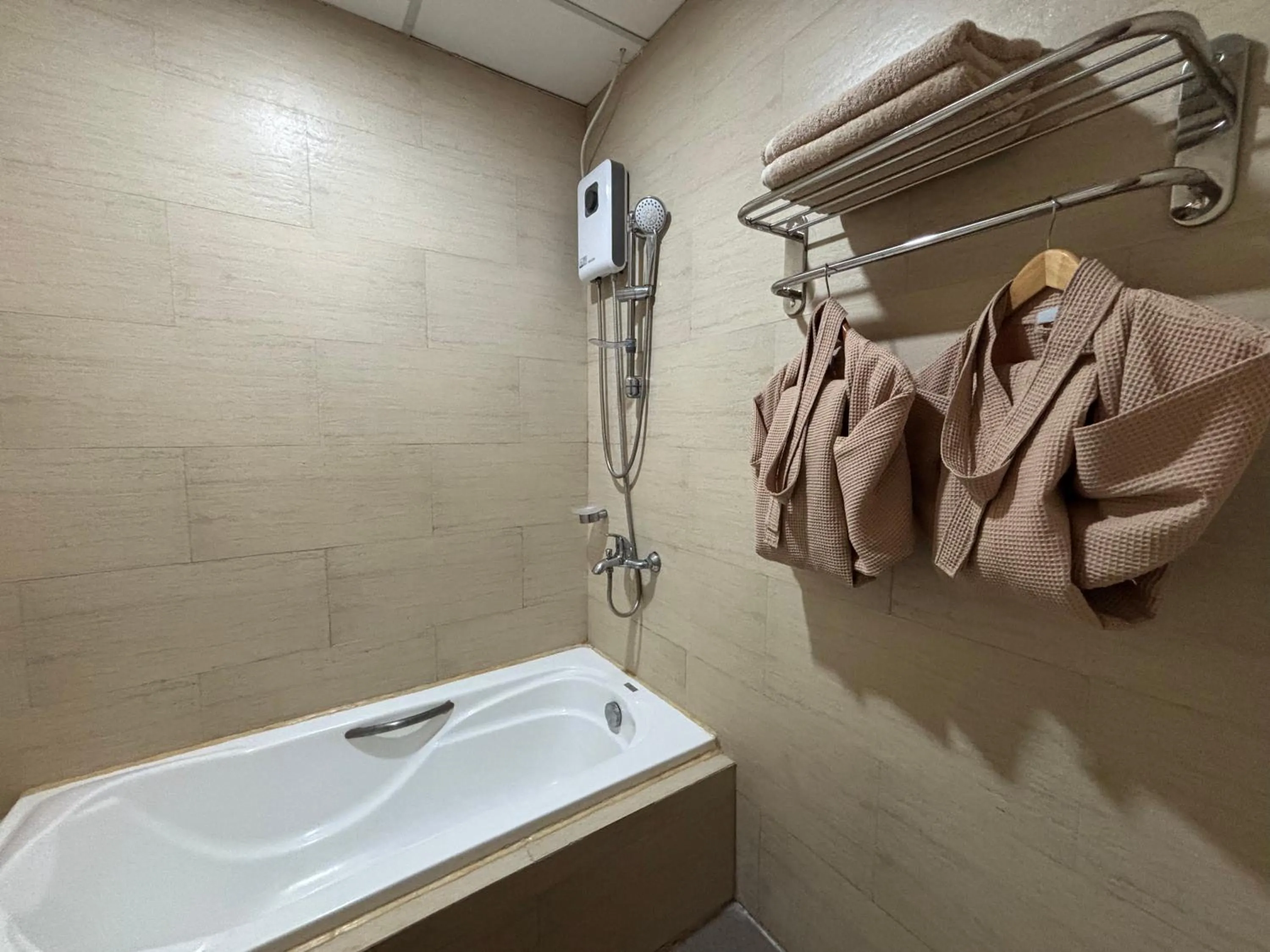 Shower in D' Leonor Inland Resort and Adventure Park