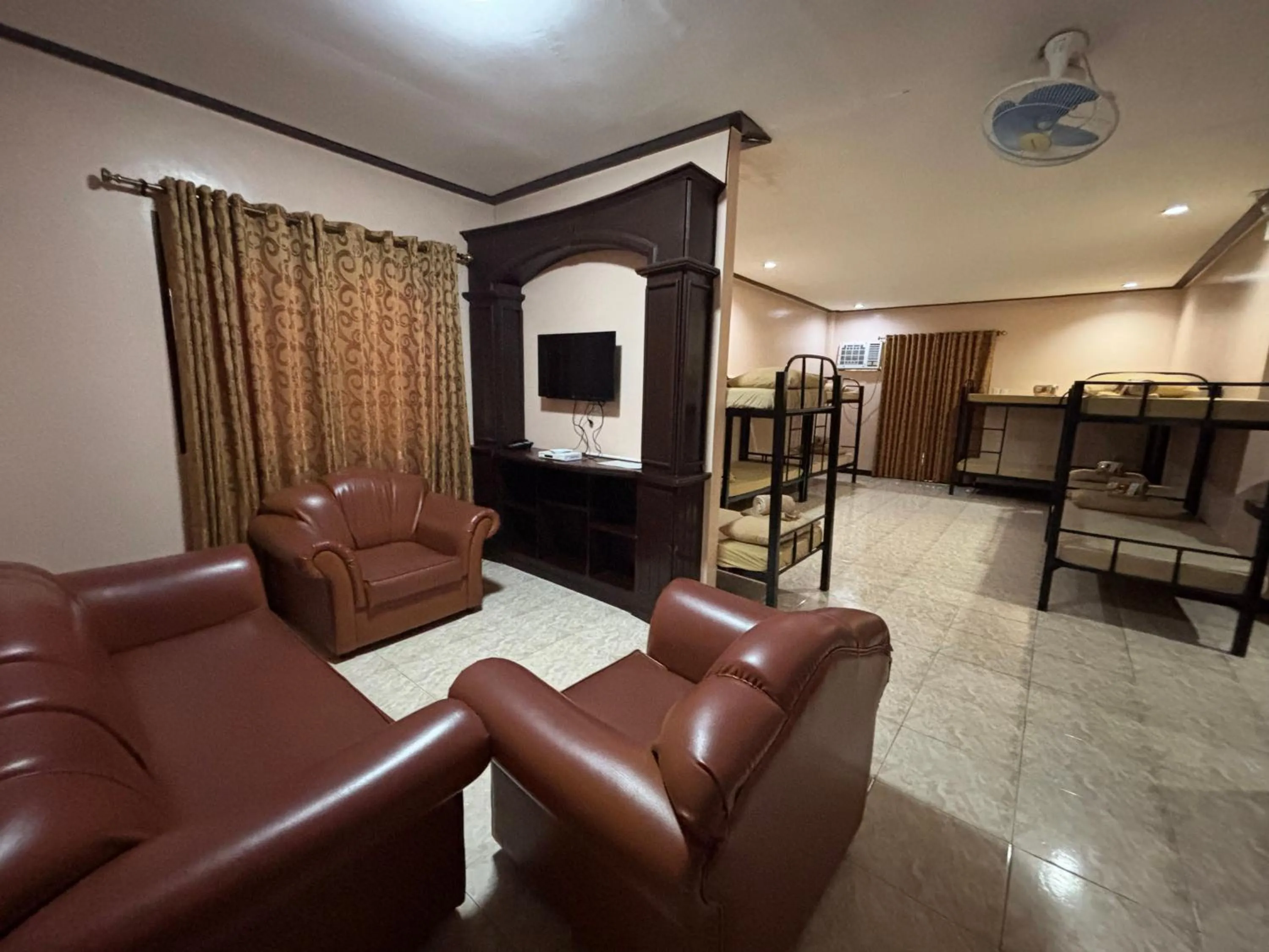TV and multimedia in D' Leonor Inland Resort and Adventure Park