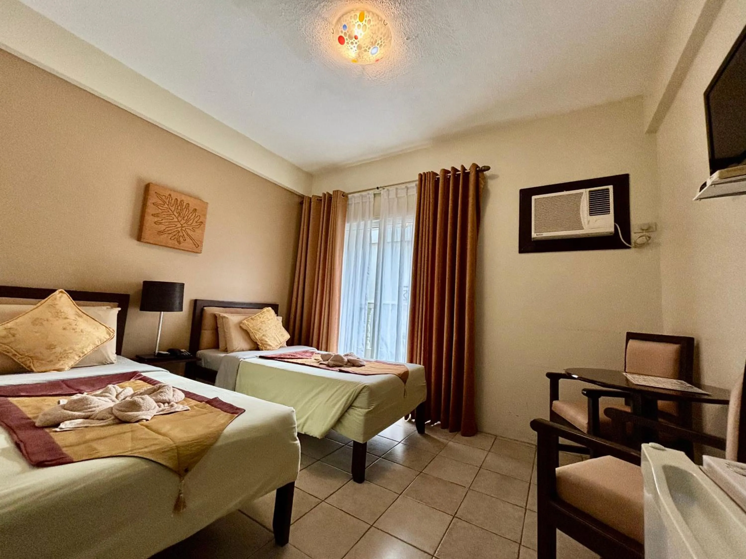 Photo of the whole room, Bed in D' Leonor Inland Resort and Adventure Park