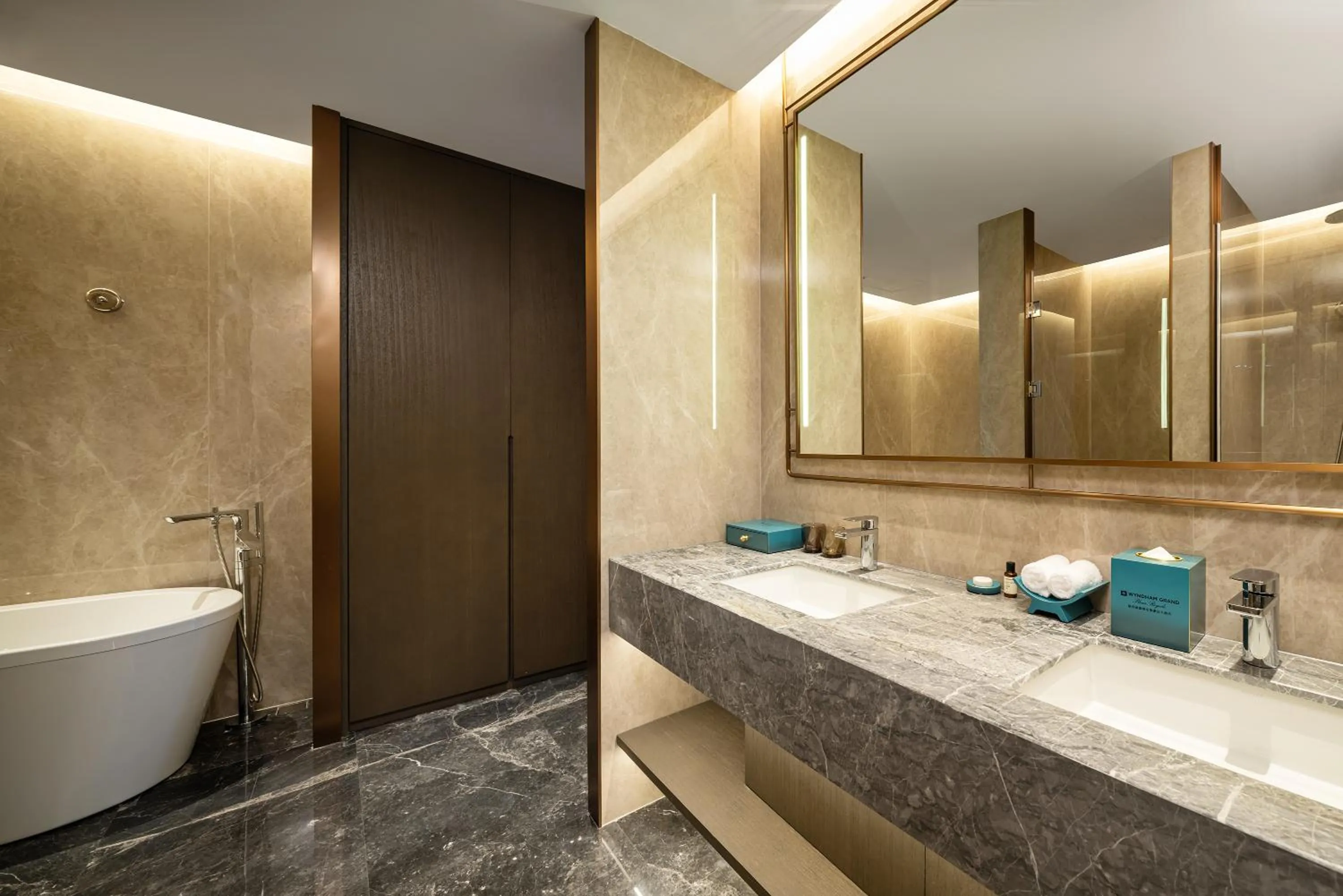 Photo of the whole room in Wyndham Grand Plaza Royale Longchang