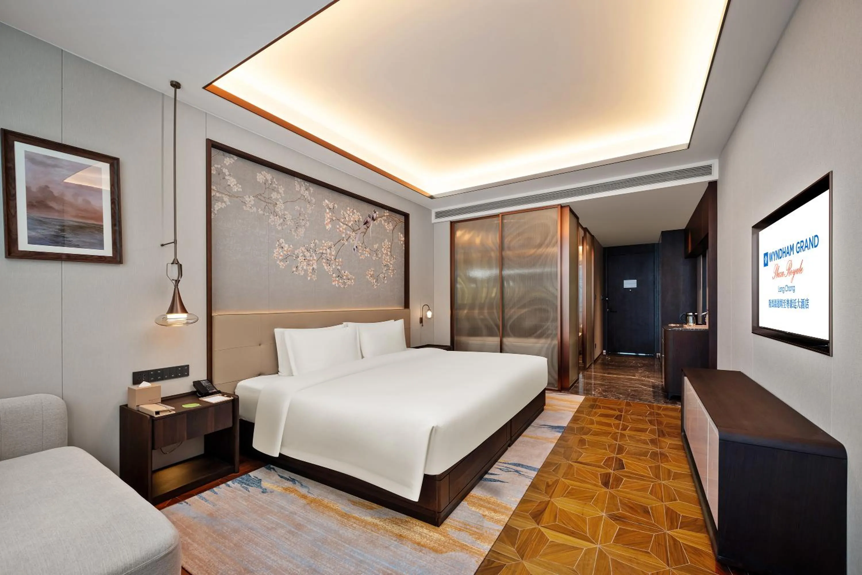 Photo of the whole room, Bed in Wyndham Grand Plaza Royale Longchang