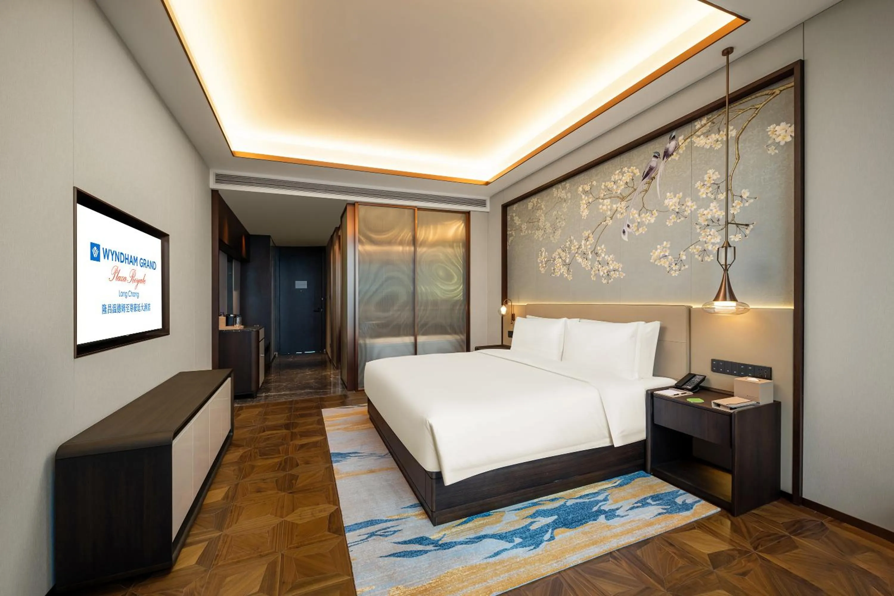 Photo of the whole room, Bed in Wyndham Grand Plaza Royale Longchang