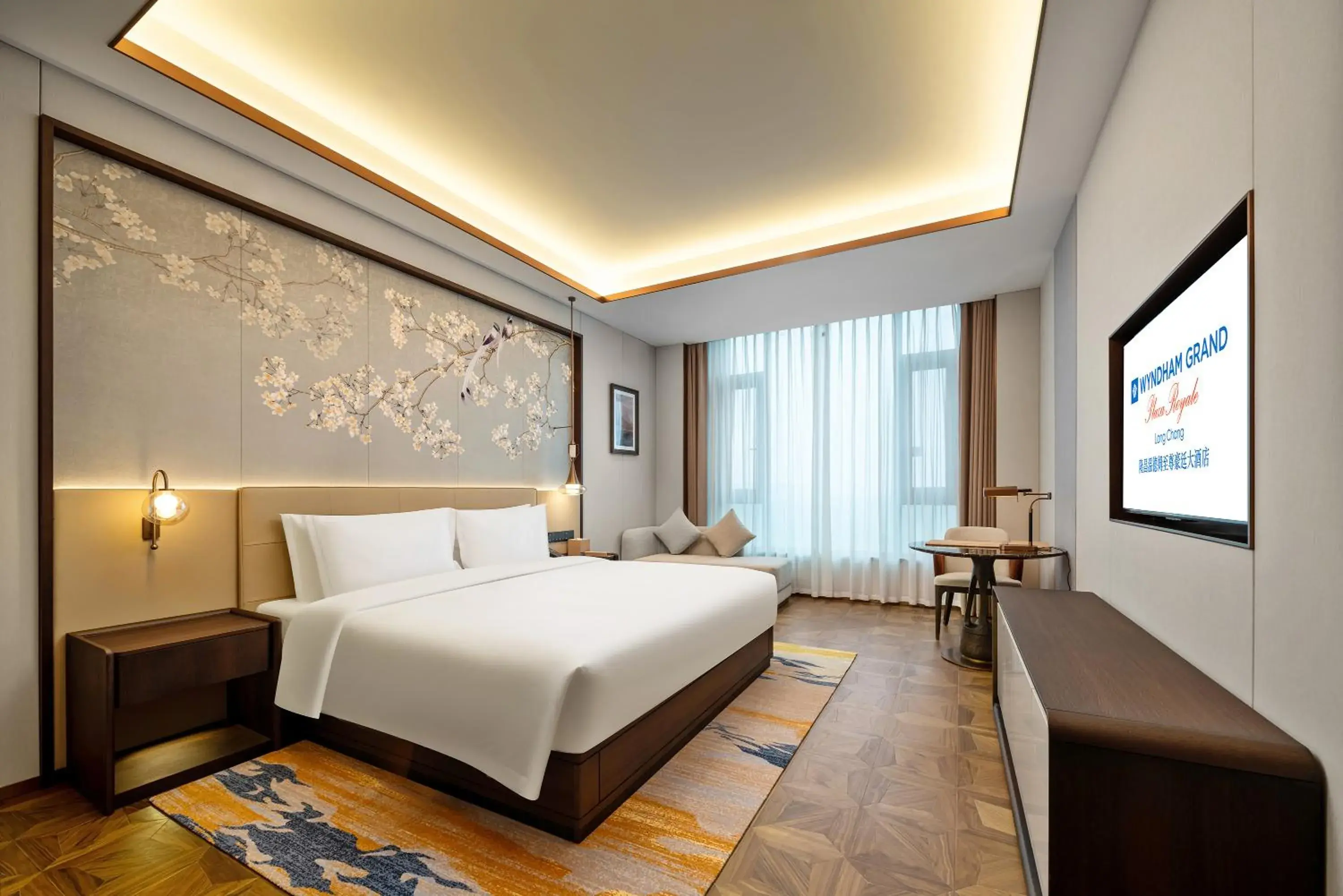 Deluxe King Room with Lake View - Non-Smoking in Wyndham Grand Plaza Royale Longchang Deluxe King Room with Lake View - Non-Smoking in Wyndham Grand Plaza Royale Longchang