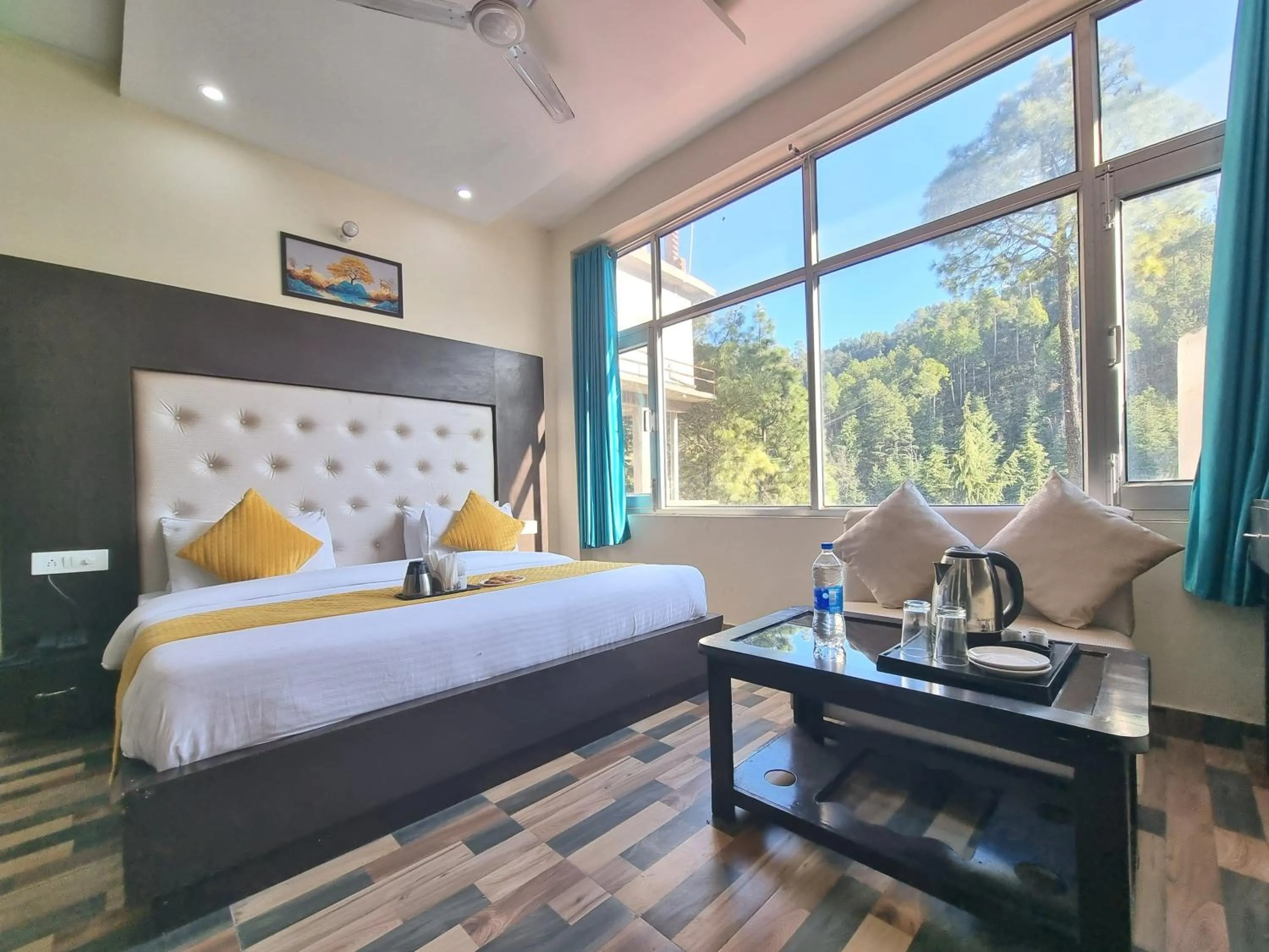 Bed in Hotel stay well Dalhousie