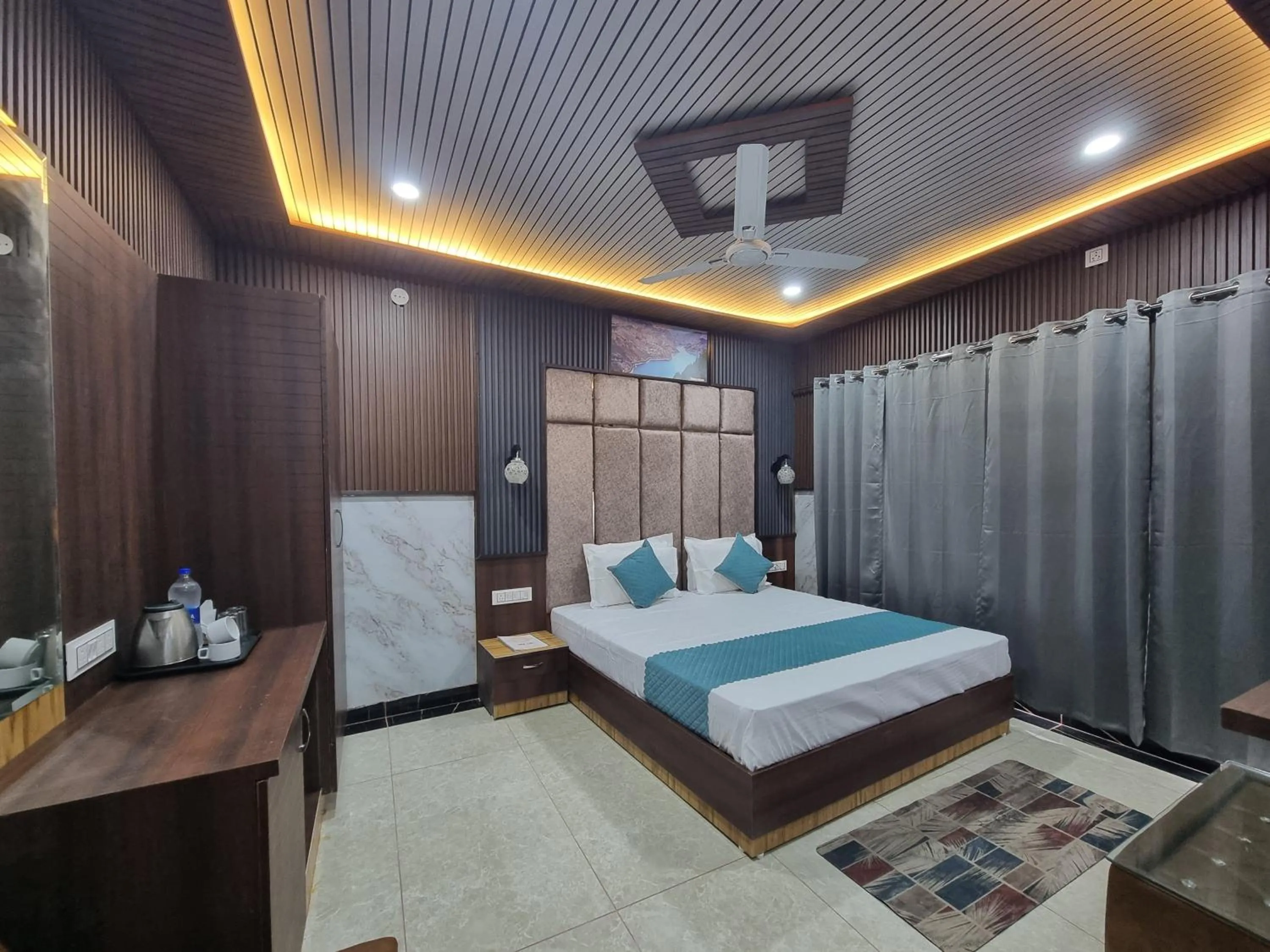 Bed in Hotel stay well Dalhousie