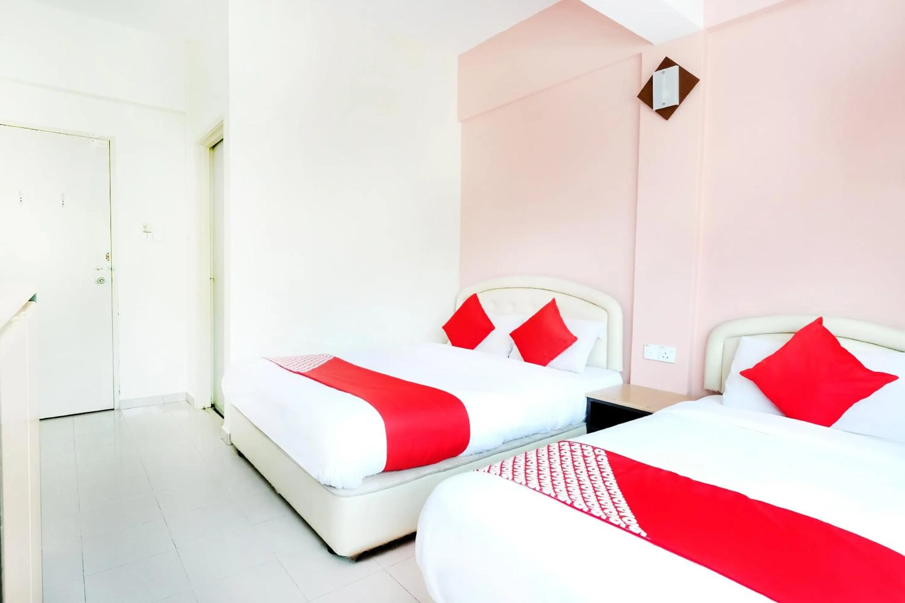 Bedroom, Bed in Hotel O Bahau Near Taisho Mountain Formerly Sri Mutiara Bahau