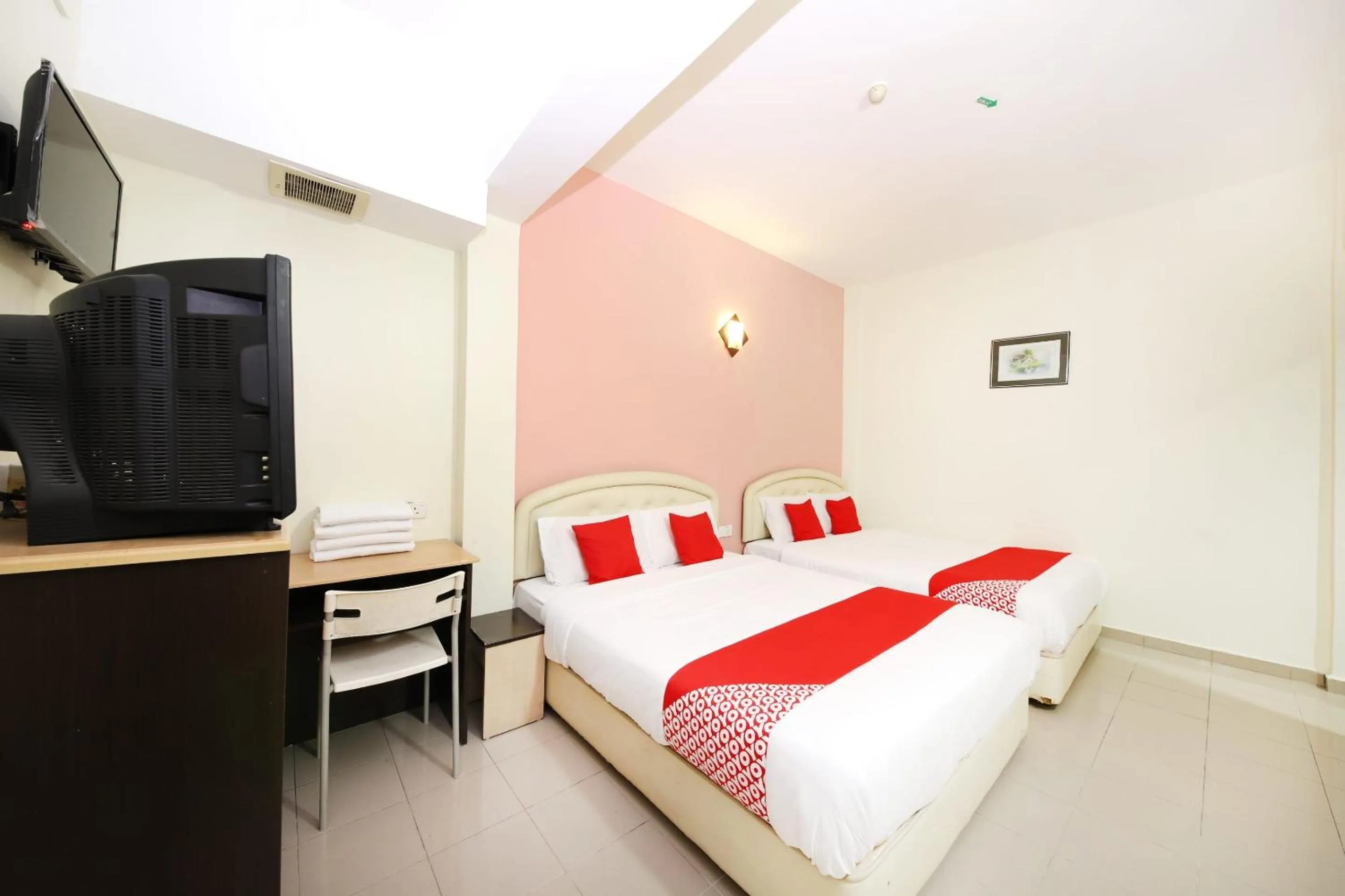 Bedroom, Bed in Hotel O Bahau Near Taisho Mountain Formerly Sri Mutiara Bahau