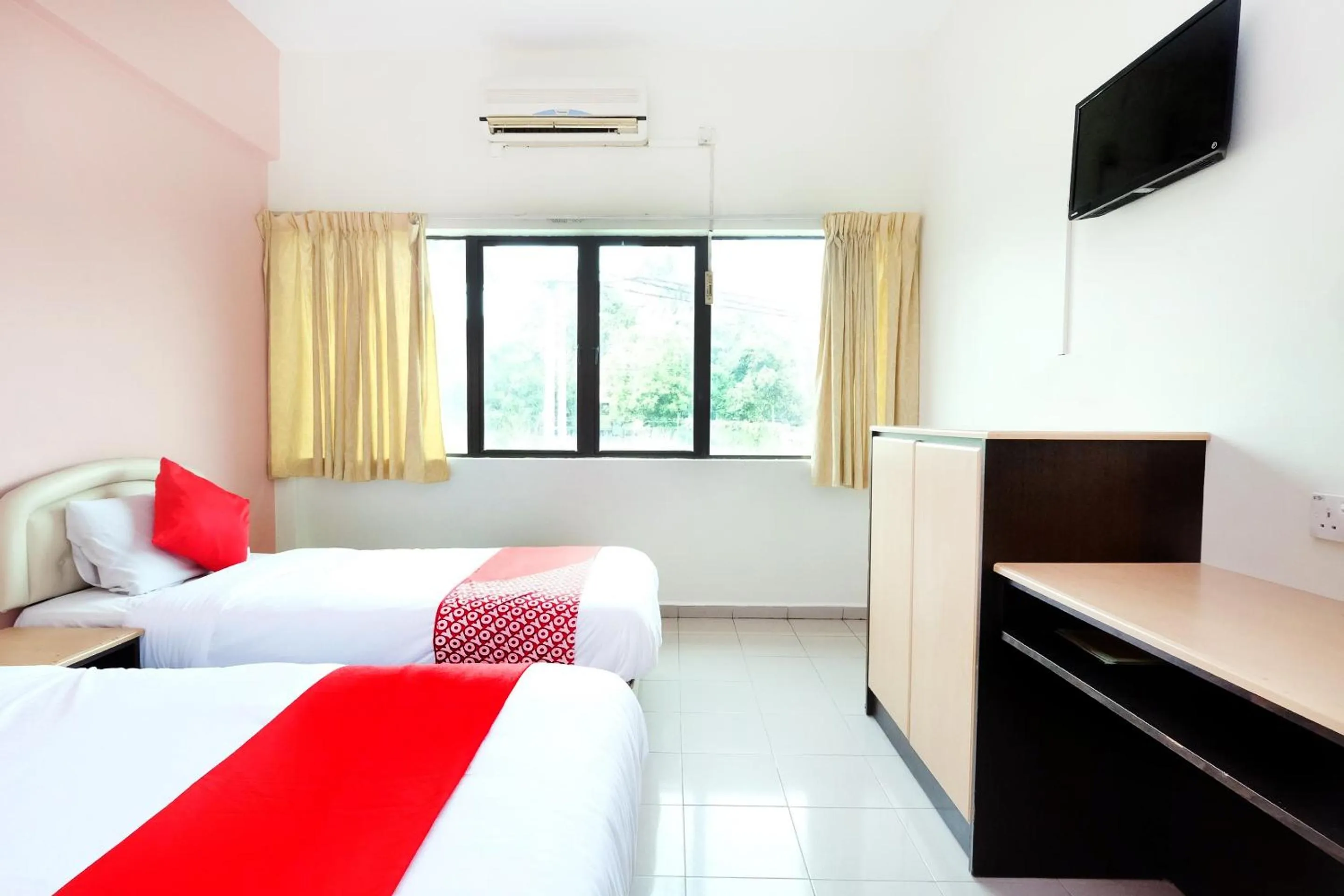 Bedroom, Bed in Hotel O Bahau Near Taisho Mountain Formerly Sri Mutiara Bahau