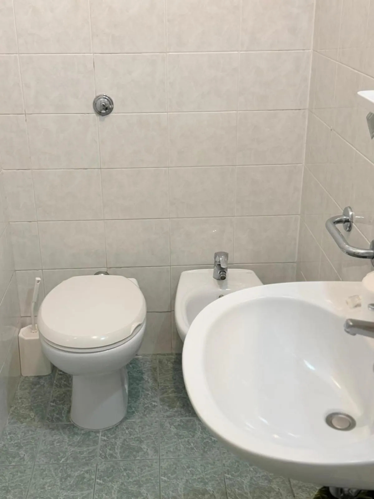 Family Room with Private Bathroom in Hotel Bruna