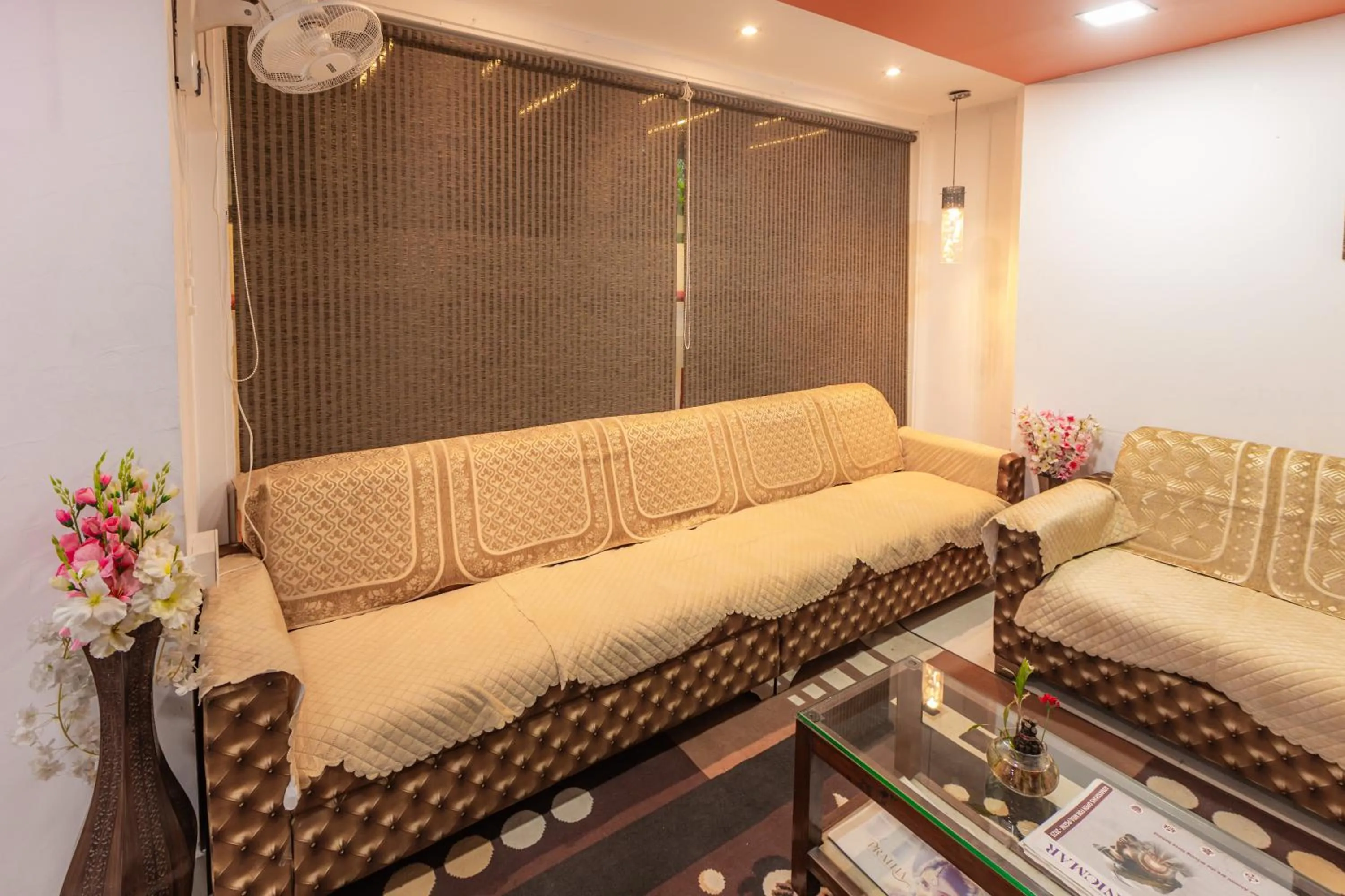 Seating area in Treebo Shembekars Inn