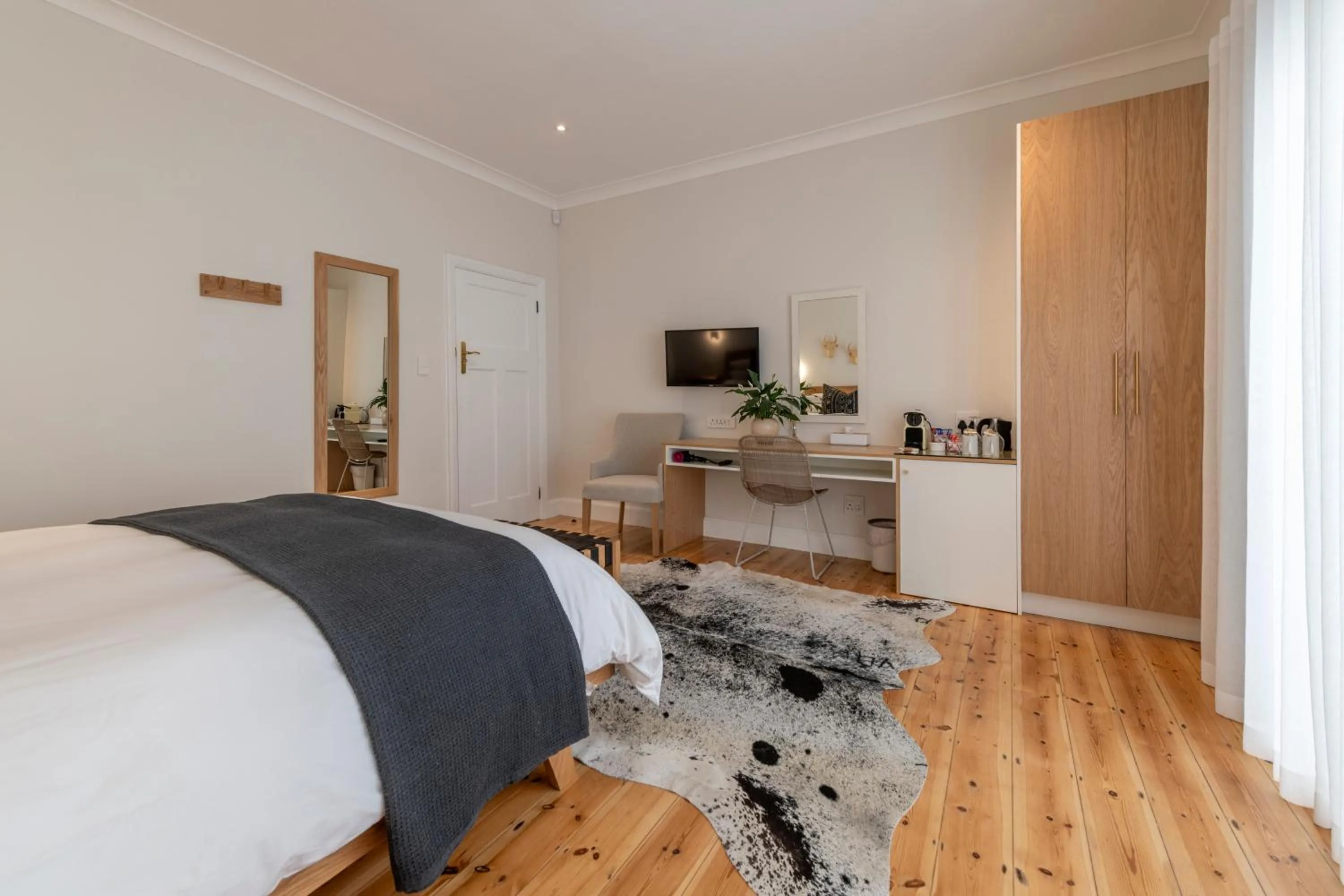 Bed in Hide-Away Guest House