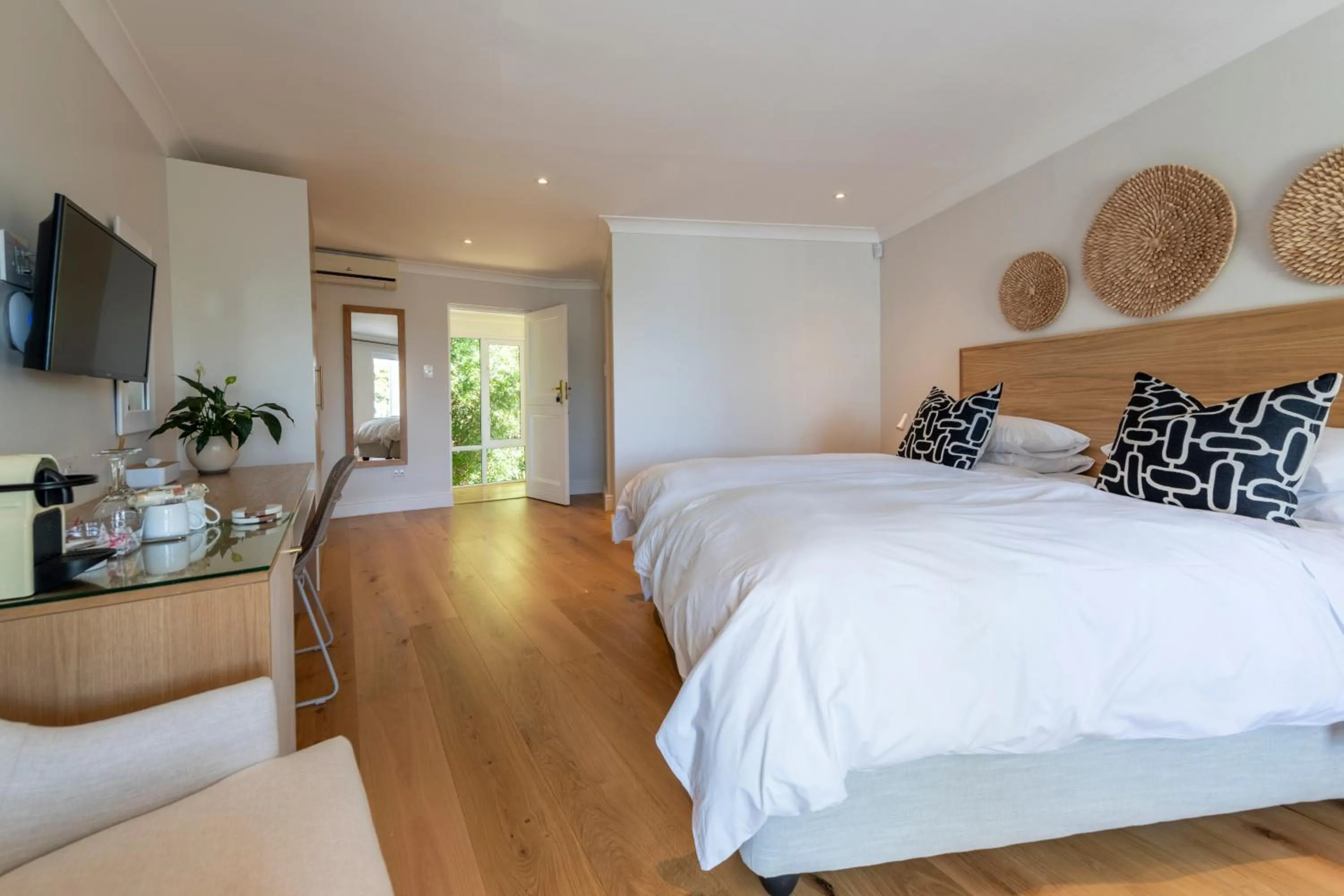 Bed in Hide-Away Guest House