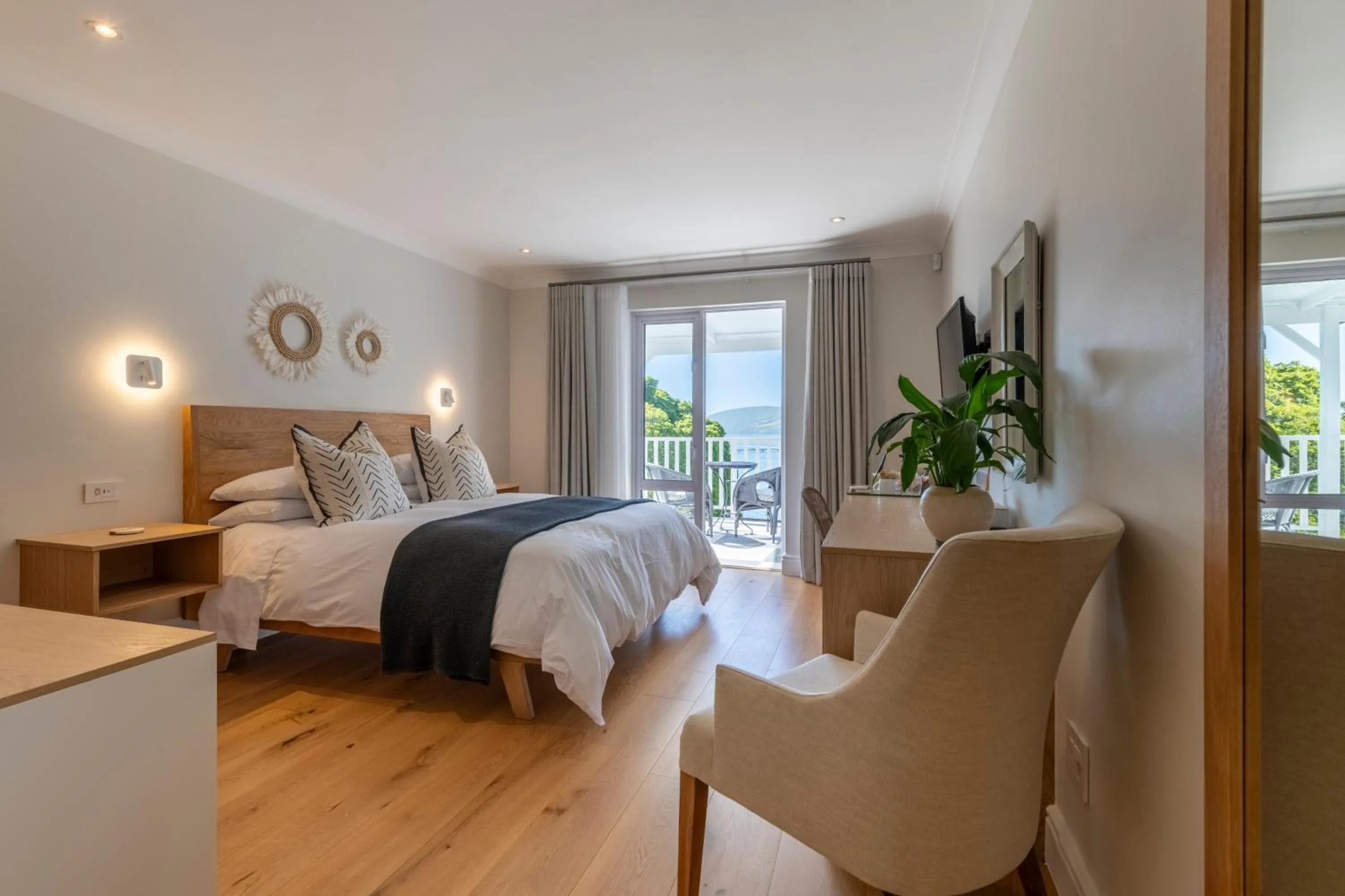 Bed in Hide-Away Guest House