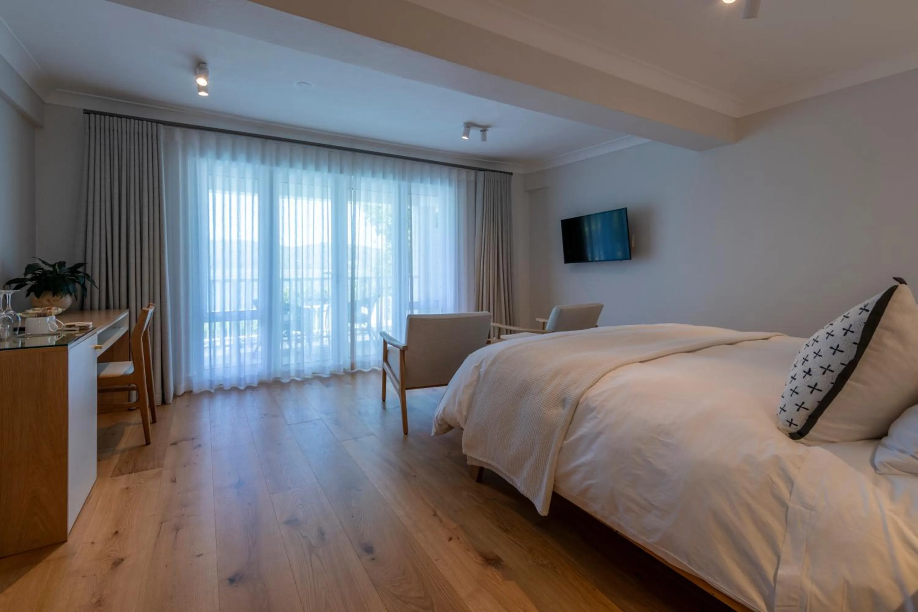 Bed in Hide-Away Guest House